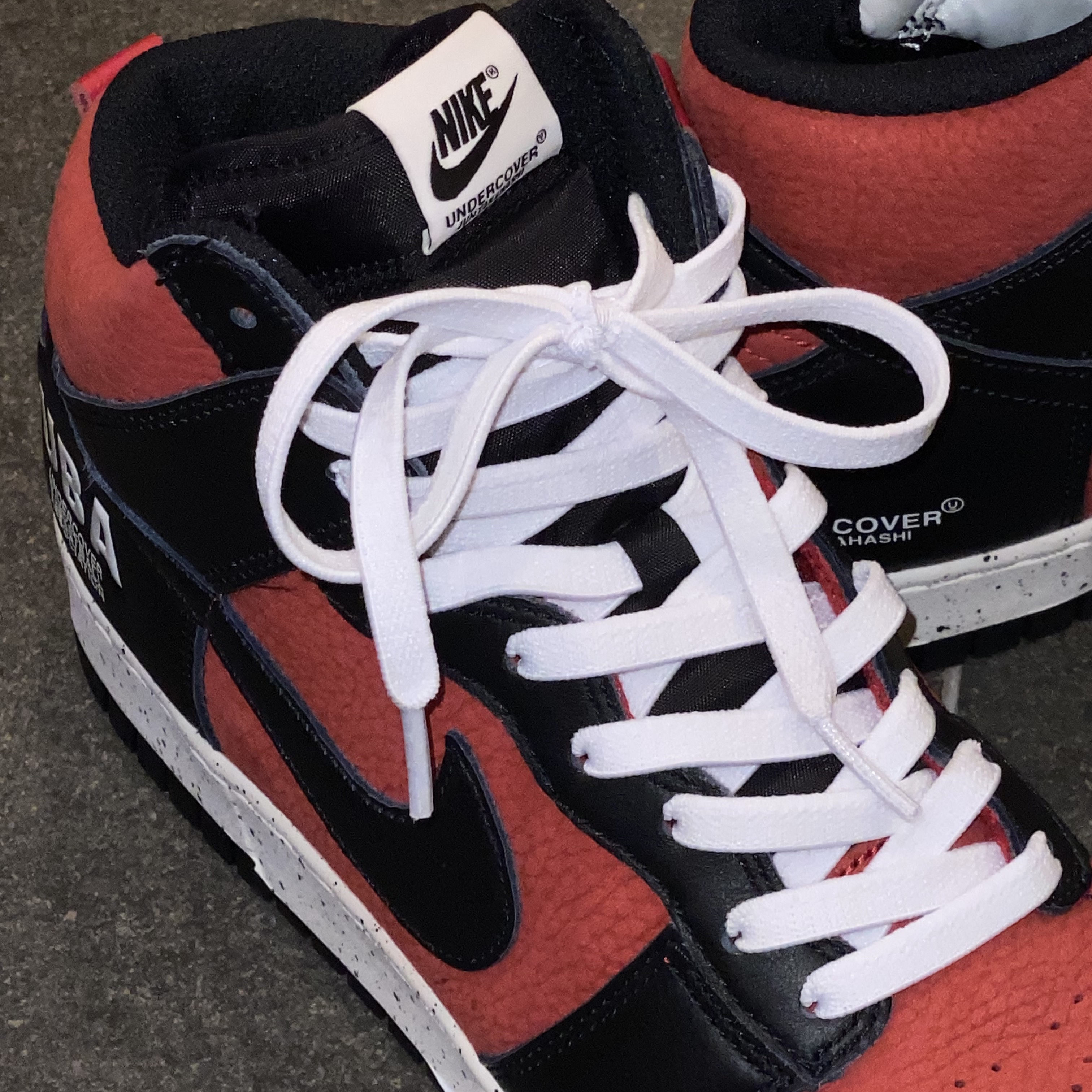 Nike x Undercover Dunk High 1985 Gym Red 착용 스타일