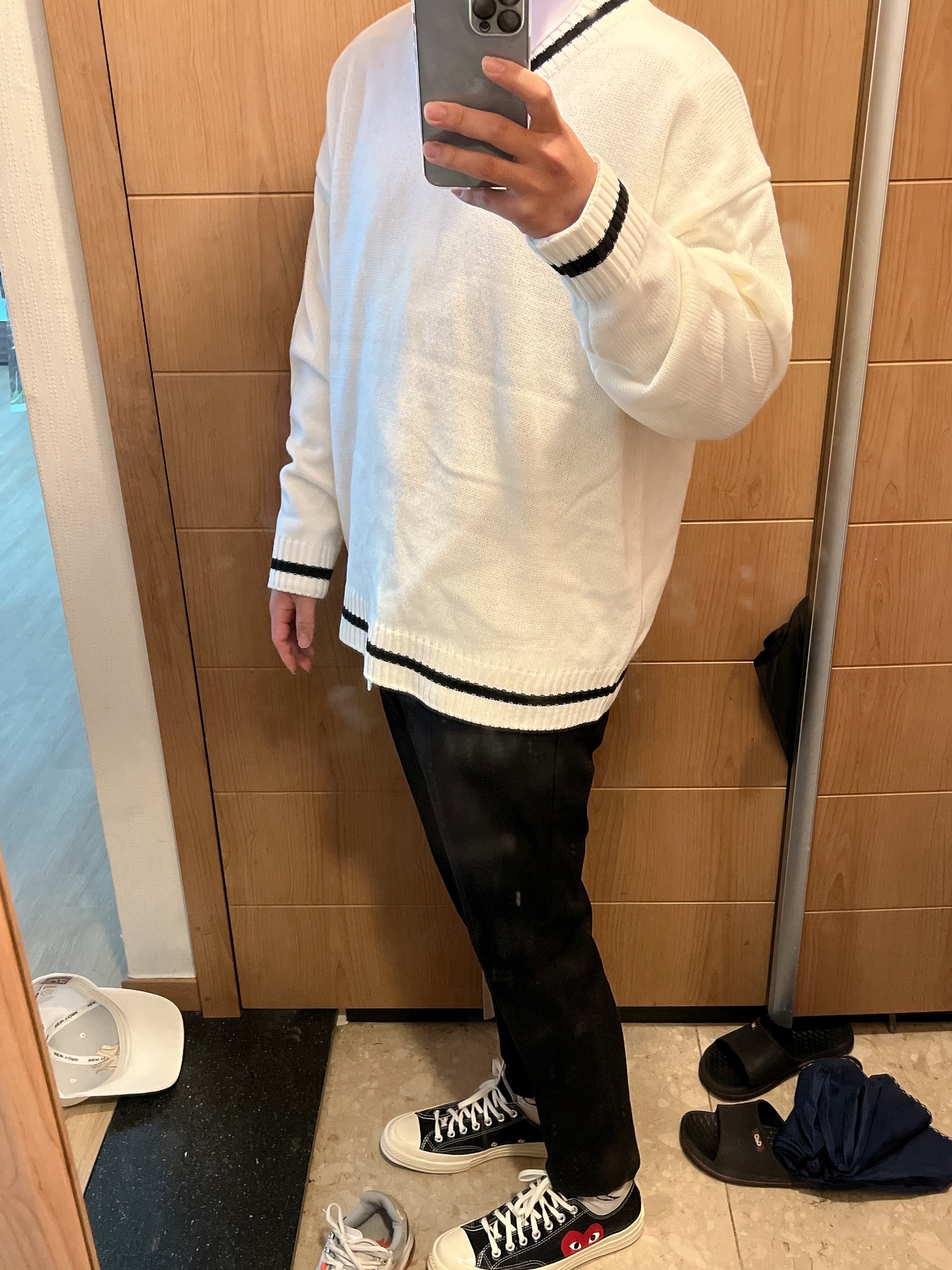 Converse x Play Comme des Garcons Chuck 70 Ox Black 착용 스타일