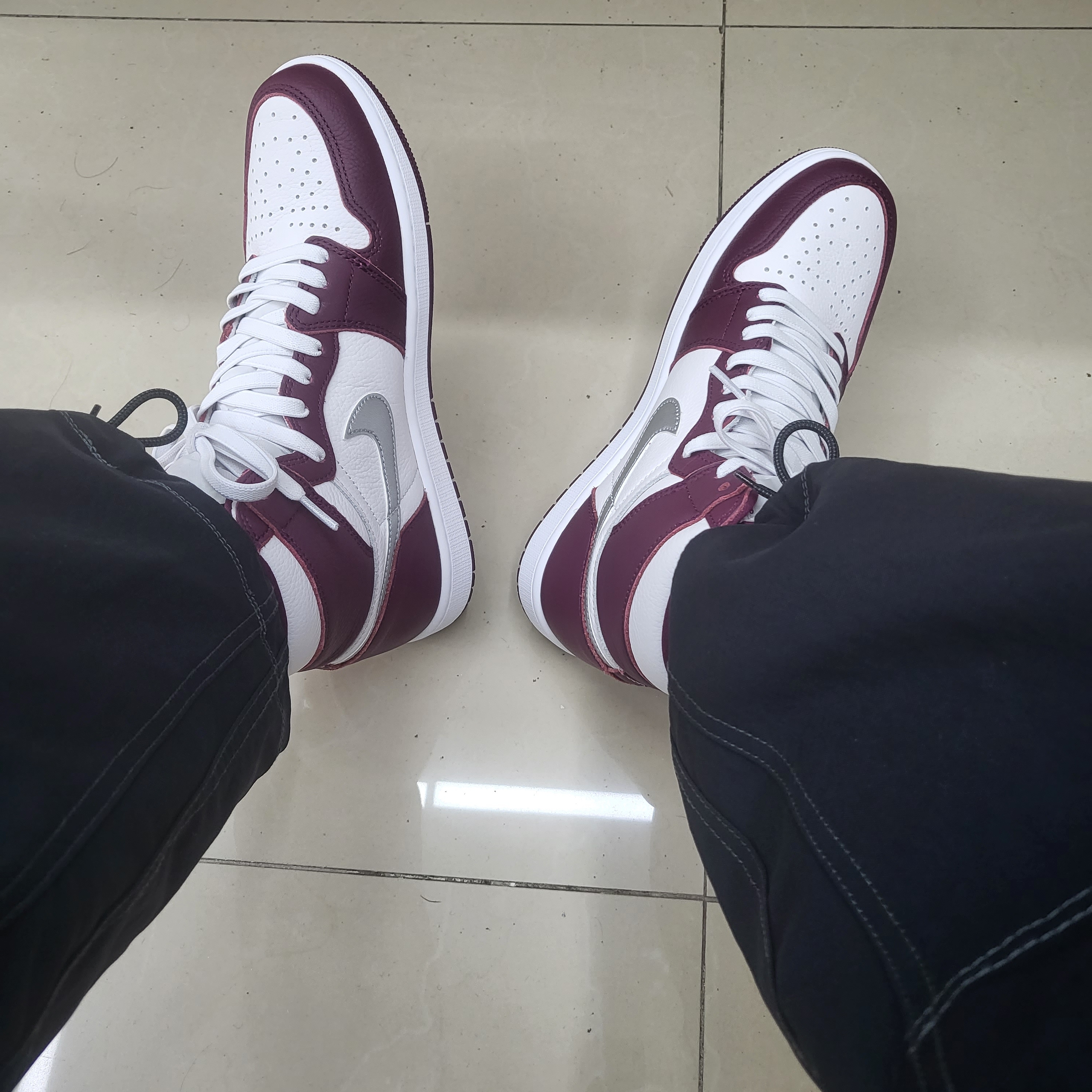 Jordan 1 Retro High OG Bordeaux 착용 스타일