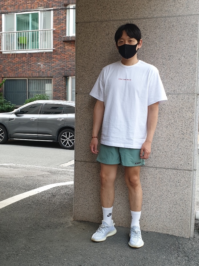 Adidas Yeezy Boost 350 V2 Static - Non-Reflective 2018 착용 스타일
