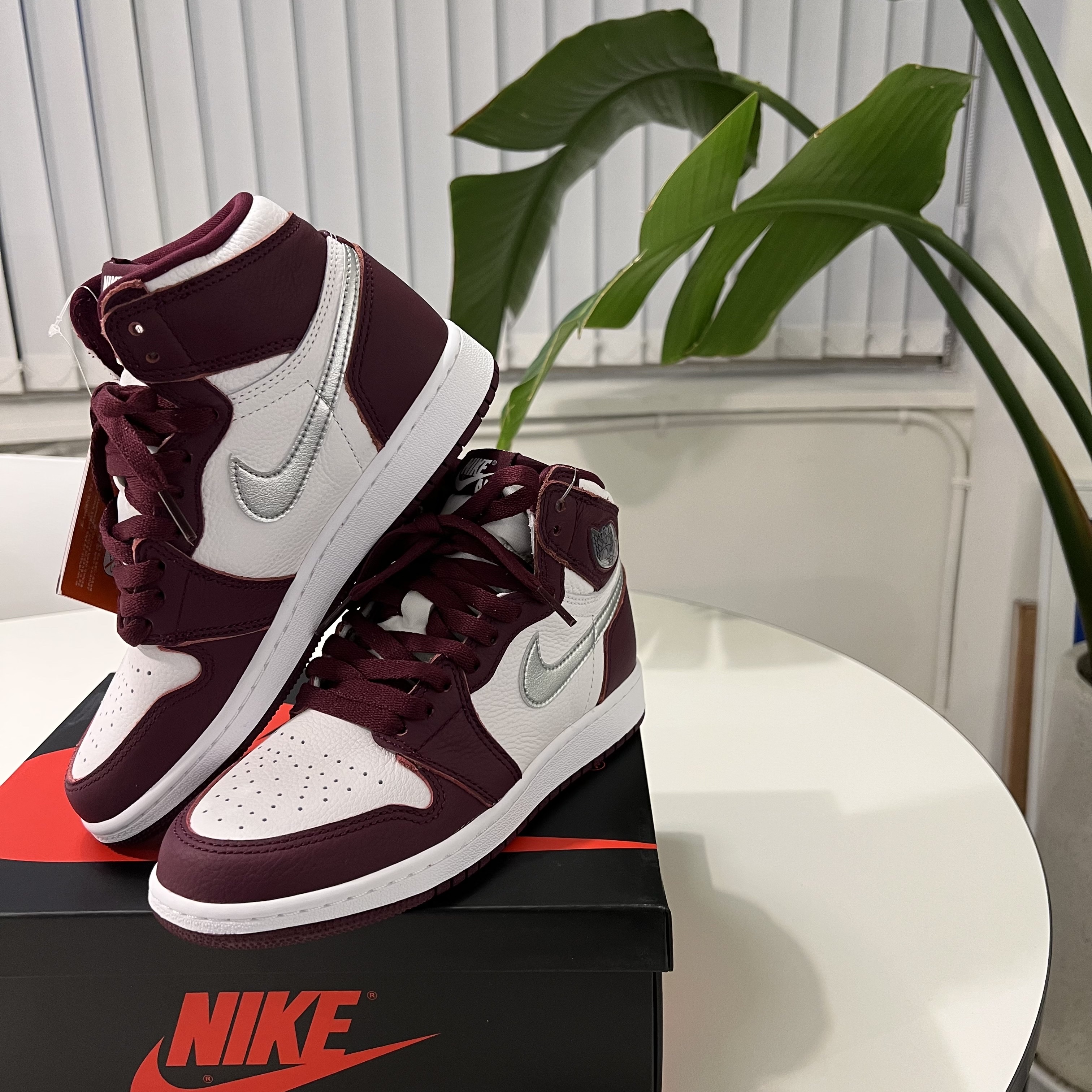 (GS) Jordan 1 Retro High OG Bordeaux 착용 스타일