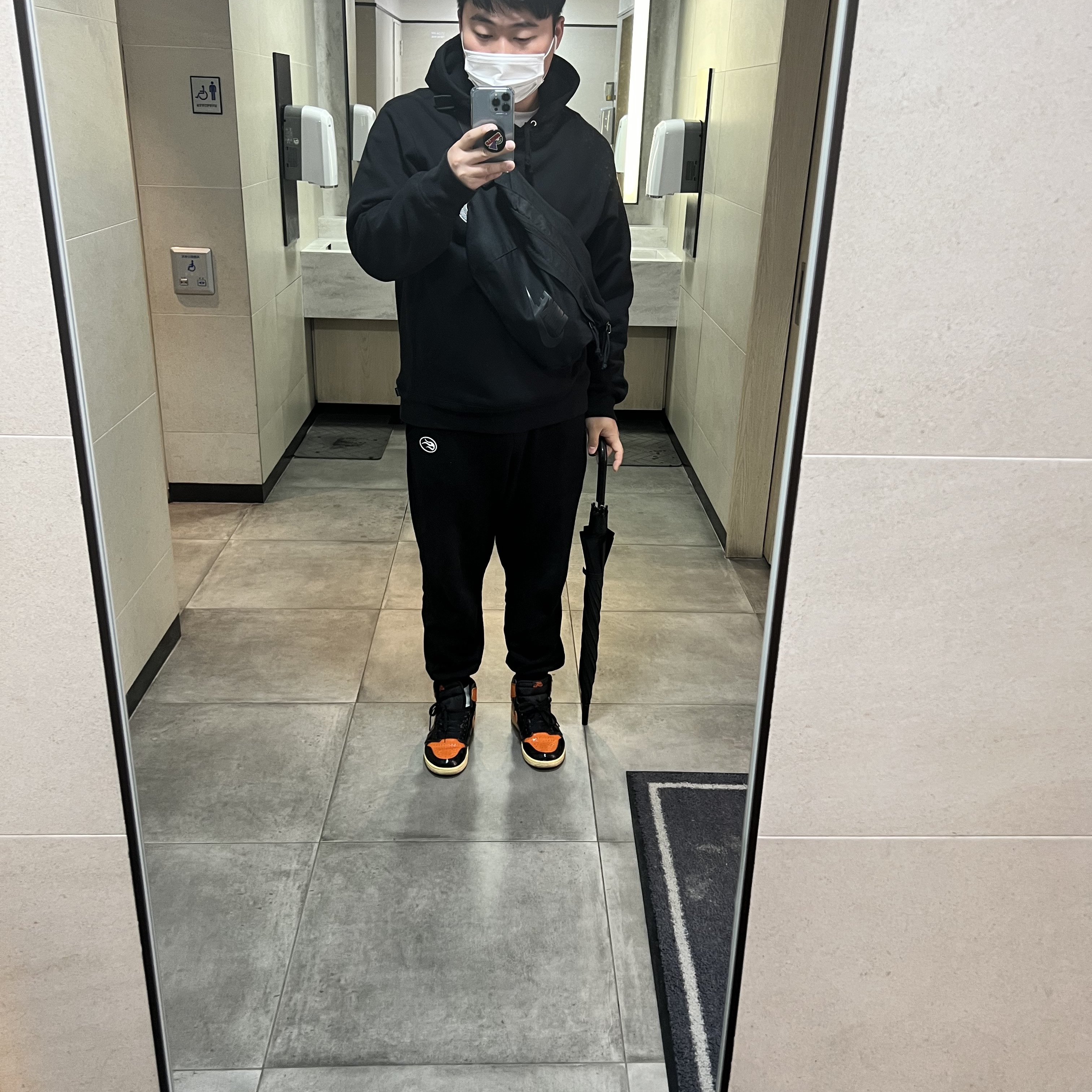 Supreme S Logo Hooded Sweatshirt Black - 18FW, Jordan 1 Retro High Shattered Backboard 3.0 착용 스타일 - 1