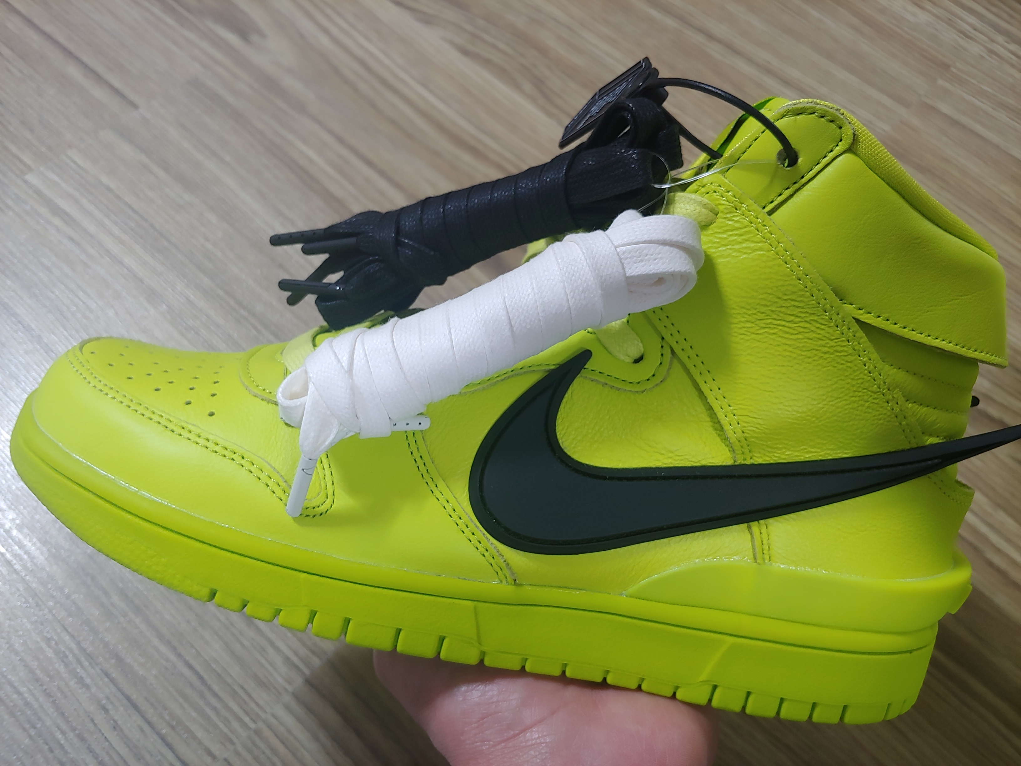 Nike x Ambush Dunk High Flash Lime 착용 스타일