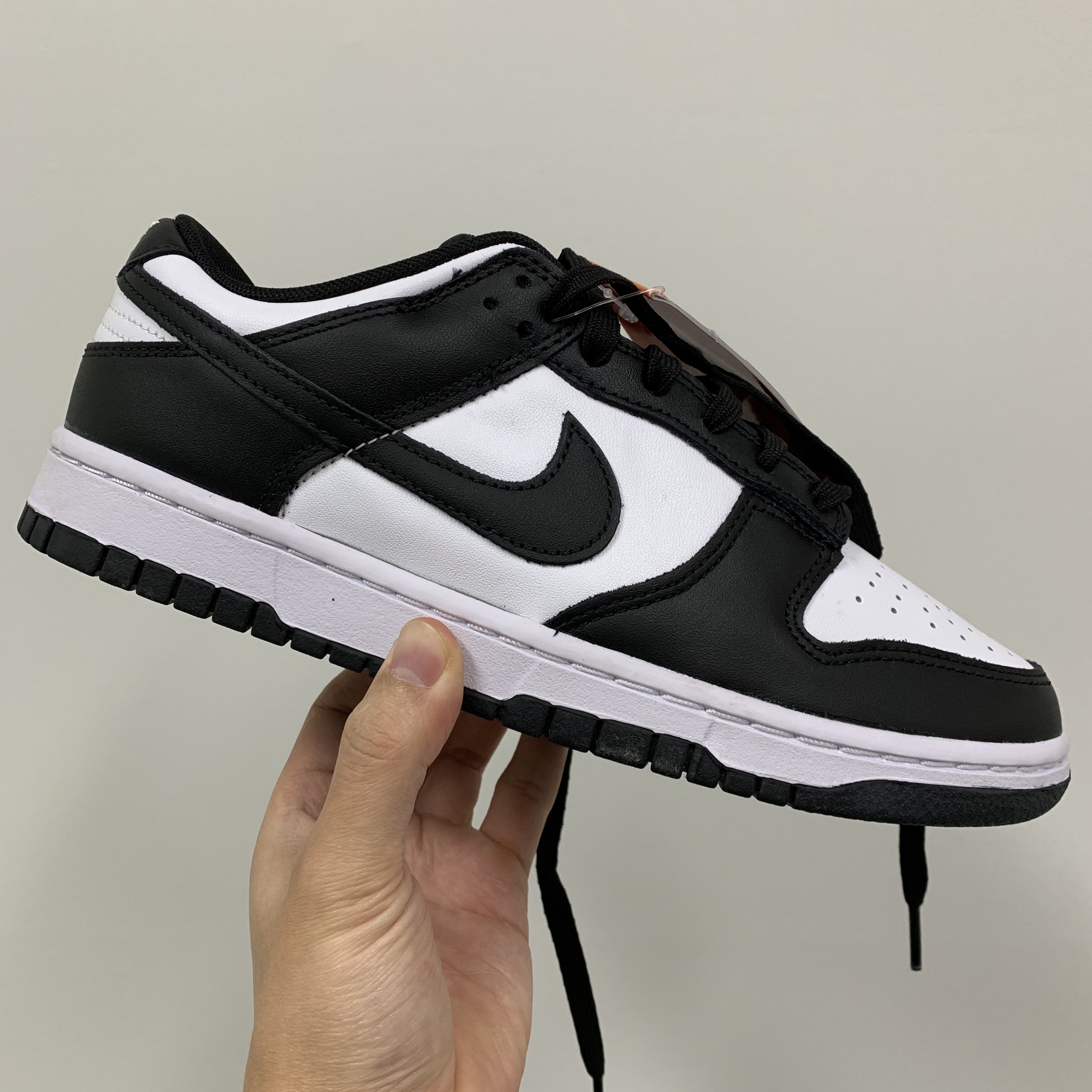 Nike Dunk Low Retro Black, (W) Nike Dunk Low Black 착용 스타일 - 2