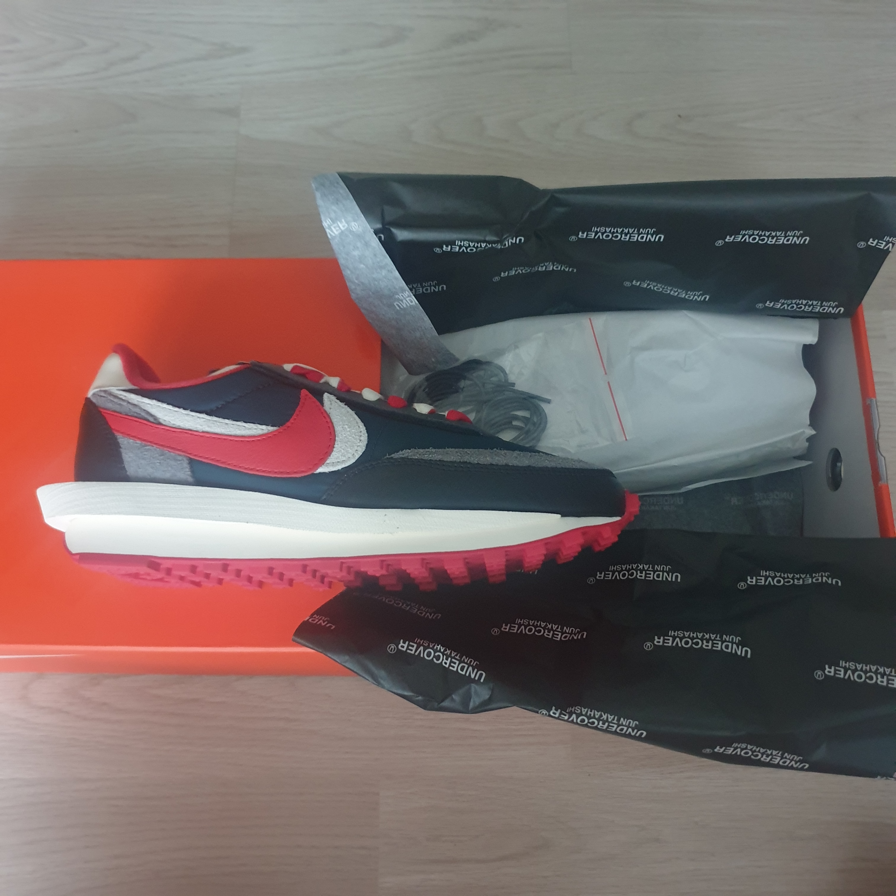 Nike x Sacai x Undercover LDWaffle Midnight Spruce University Red 착용 스타일