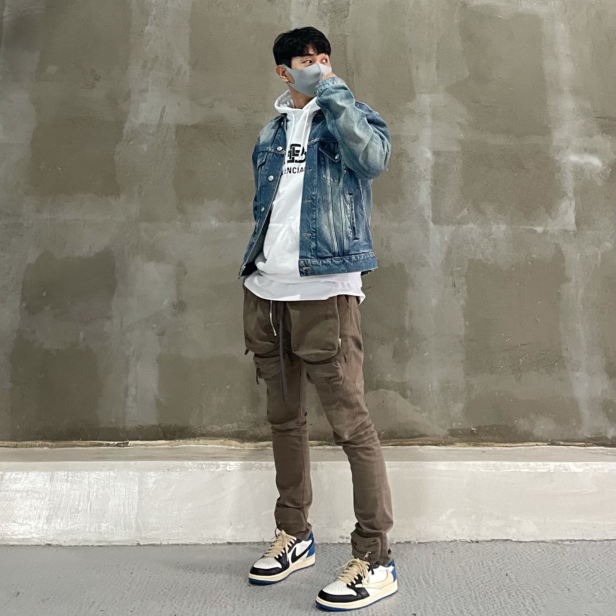 Jordan 1 x Travis Scott x Fragment Retro Low OG SP Military Blue 착용 스타일