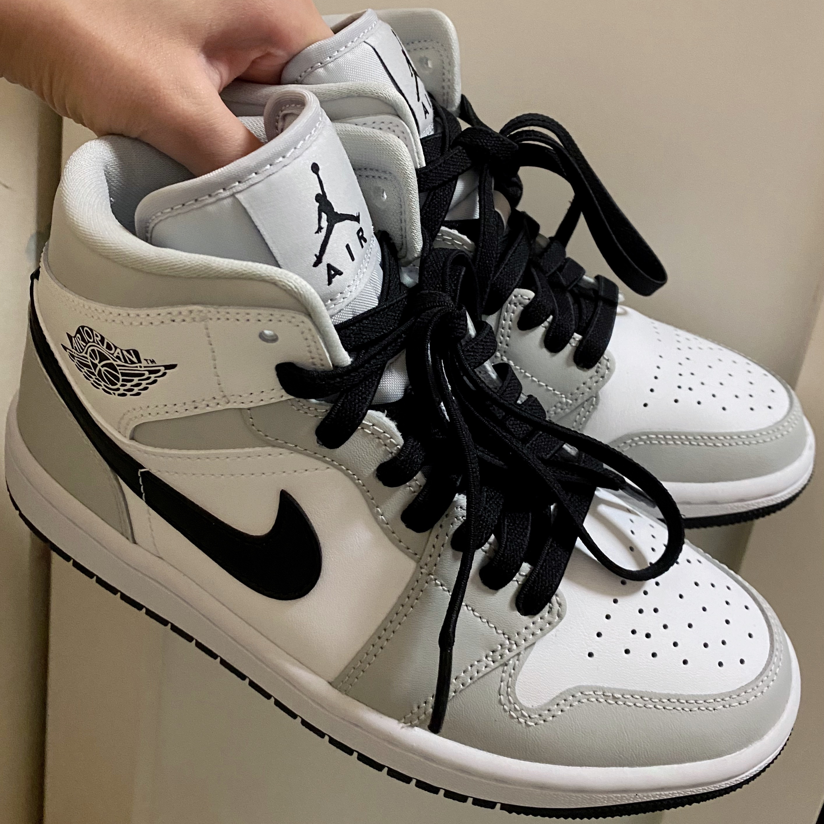 (W) Jordan 1 Mid Grey Fog 착용 스타일