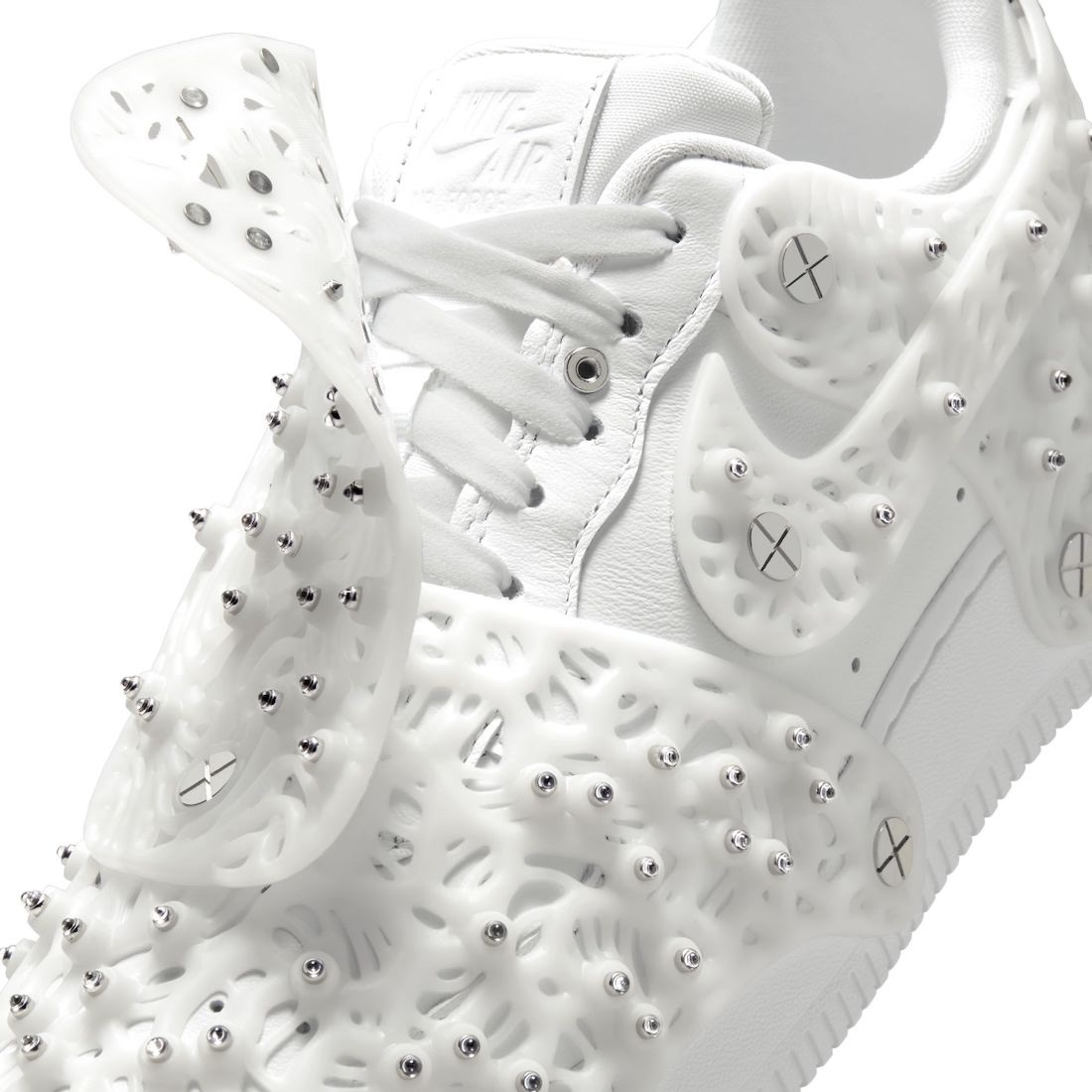 (W) Nike x Swarovski Air Force 1 LXX Triple White, (W) Nike x Swarovski Air Force 1 LXX Triple Black 착용 스타일 - 5
