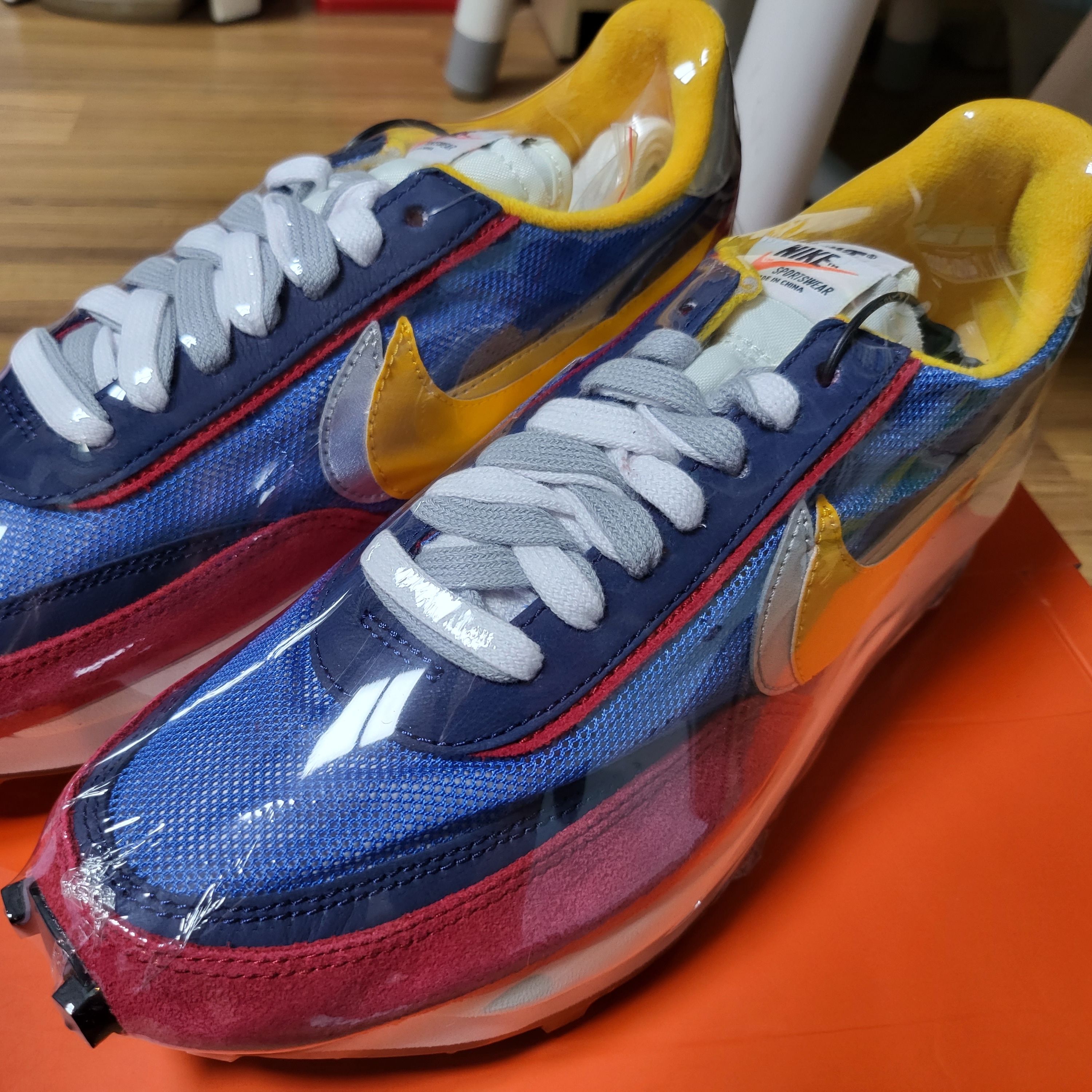 Nike x Sacai LDWaffle Blue Multi 착용 스타일 - 2
