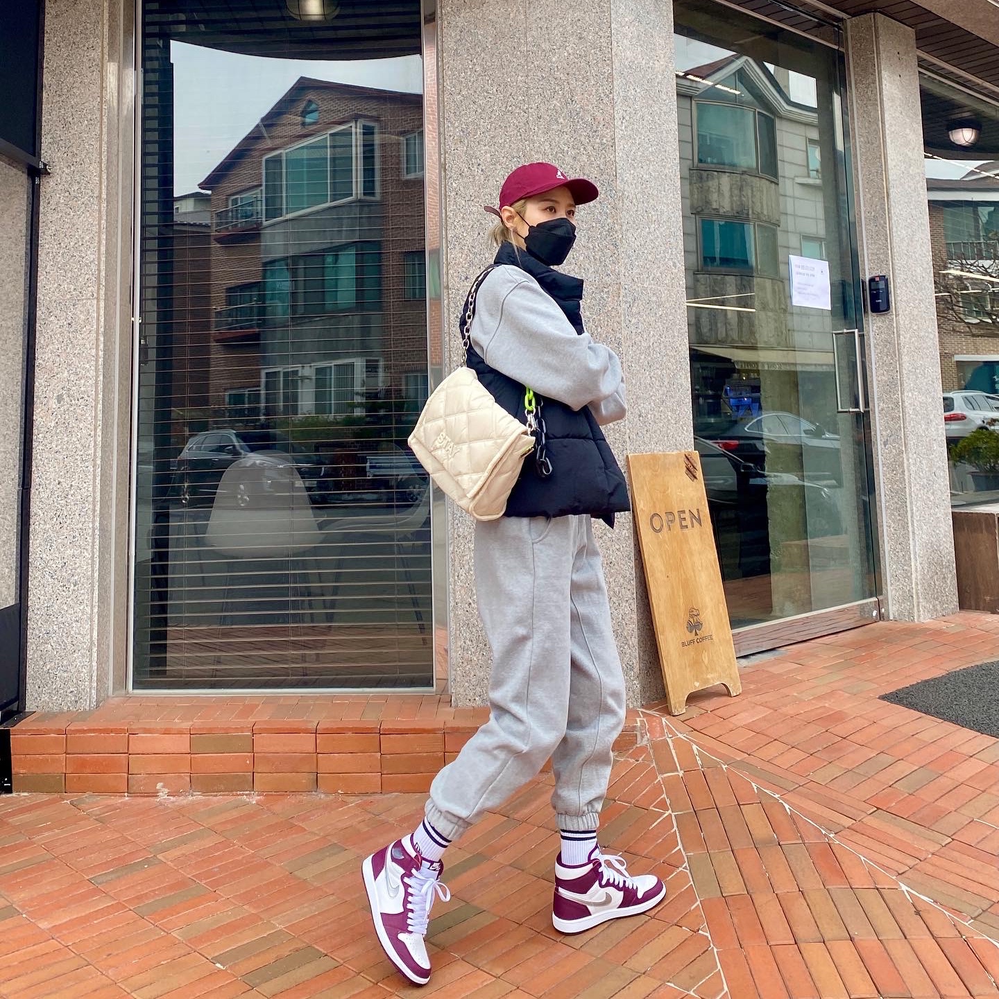 Jordan 1 Retro High OG Bordeaux, (GS) Jordan 1 Retro High OG Bordeaux 착용 스타일 - 1