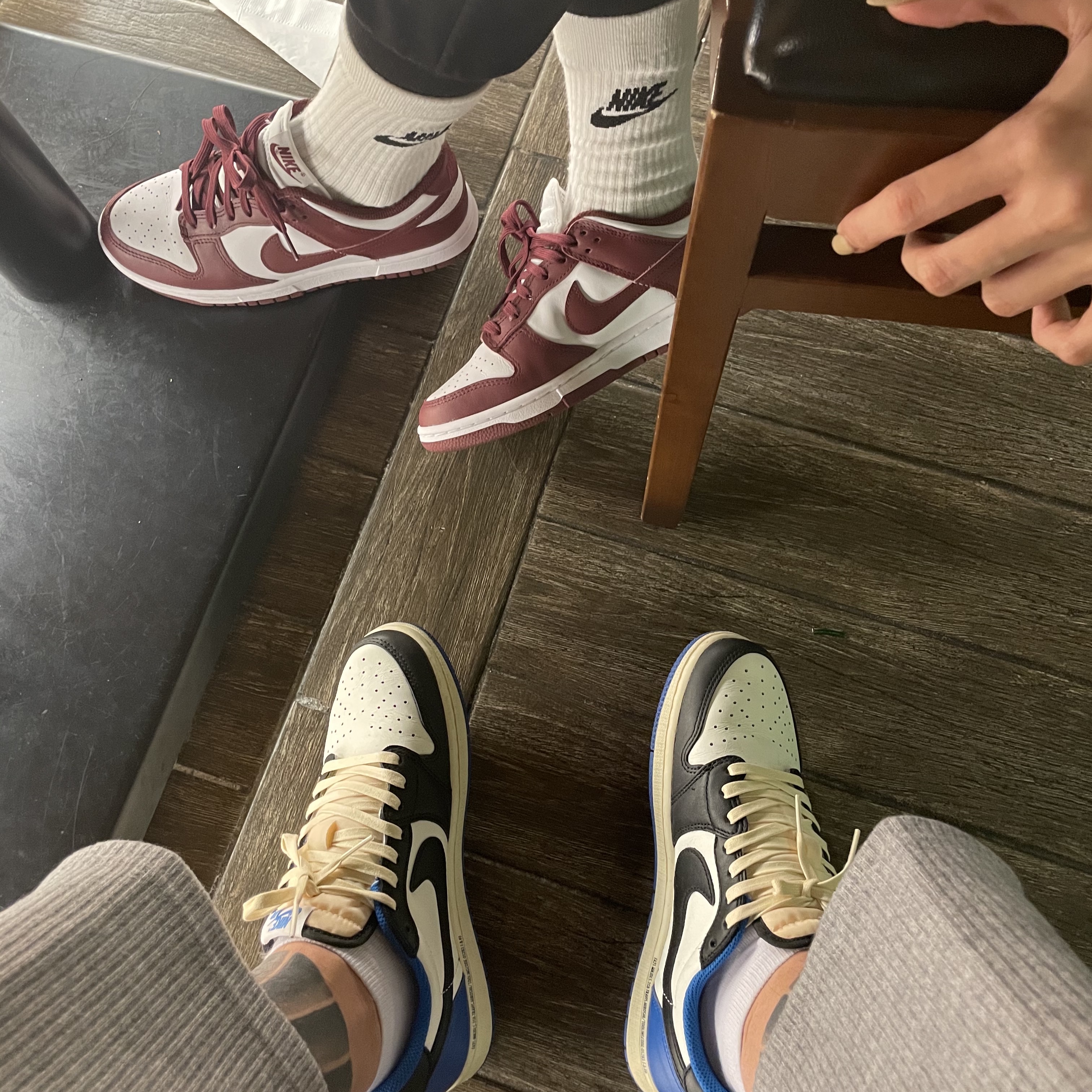 Jordan 1 x Travis Scott x Fragment Retro Low OG SP Military Blue, (W) Nike Dunk Low Bordeaux 착용 스타일