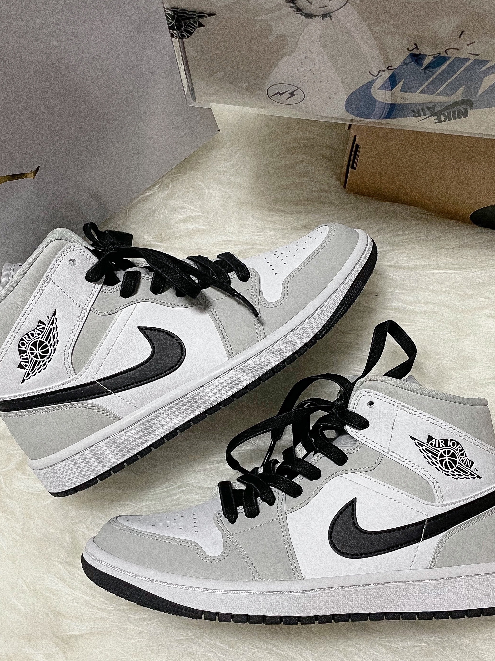 (W) Jordan 1 Mid Grey Fog 착용 스타일 - 3