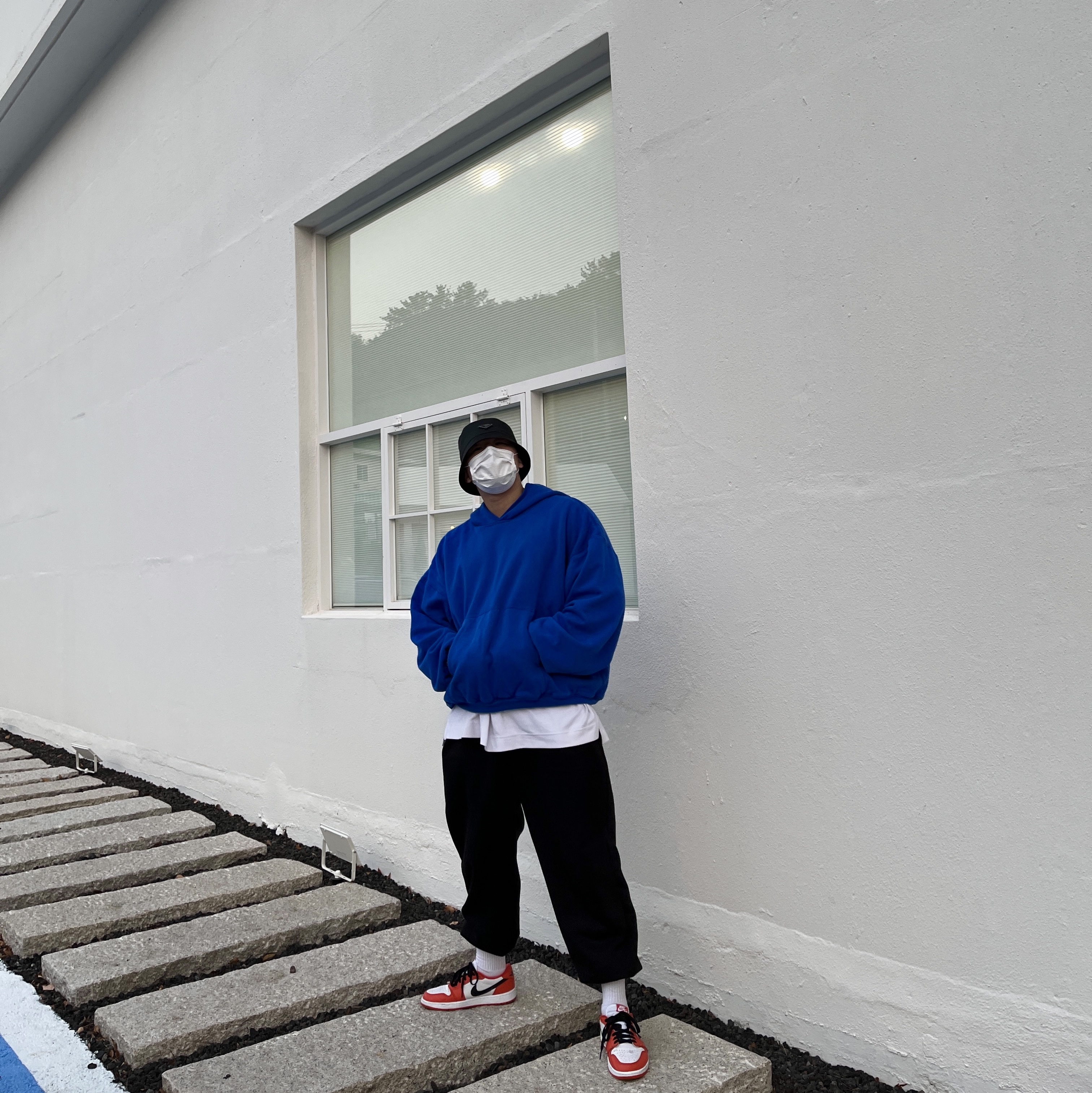 Yeezy Gap Hoodie Blue, Jordan 1 Low OG Starfish 착용 스타일 - 2