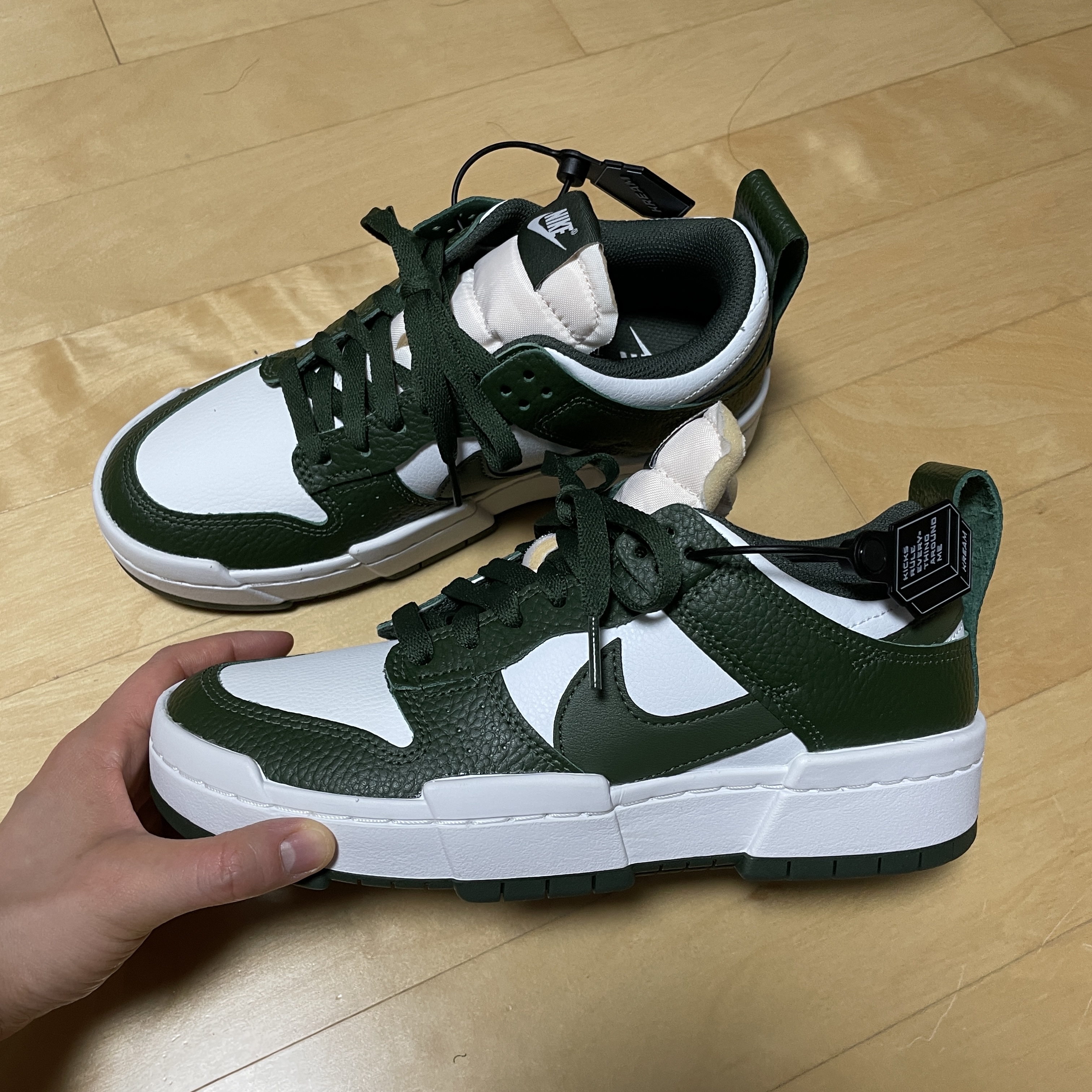 (W) Nike Dunk Low Disrupt Carbon Green 착용 스타일 - 1