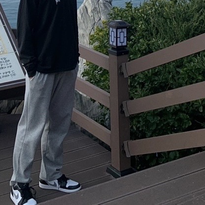 Stussy Life Is A Gamble Pigment Dyed LS T-Shirt Black, Jordan 1 Low Black Particle Grey 착용 스타일