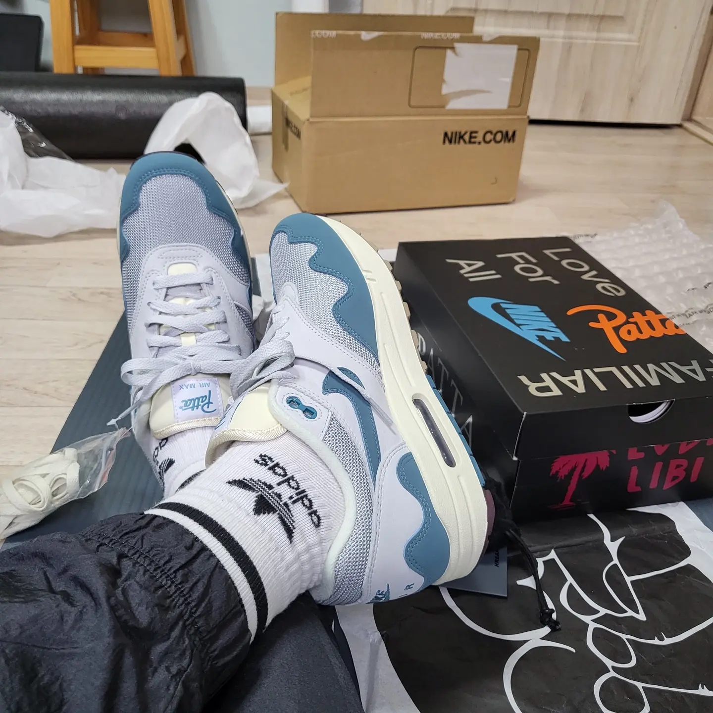 Nike x Patta Air Max 1 Noise Aqua 착용 스타일 - 3
