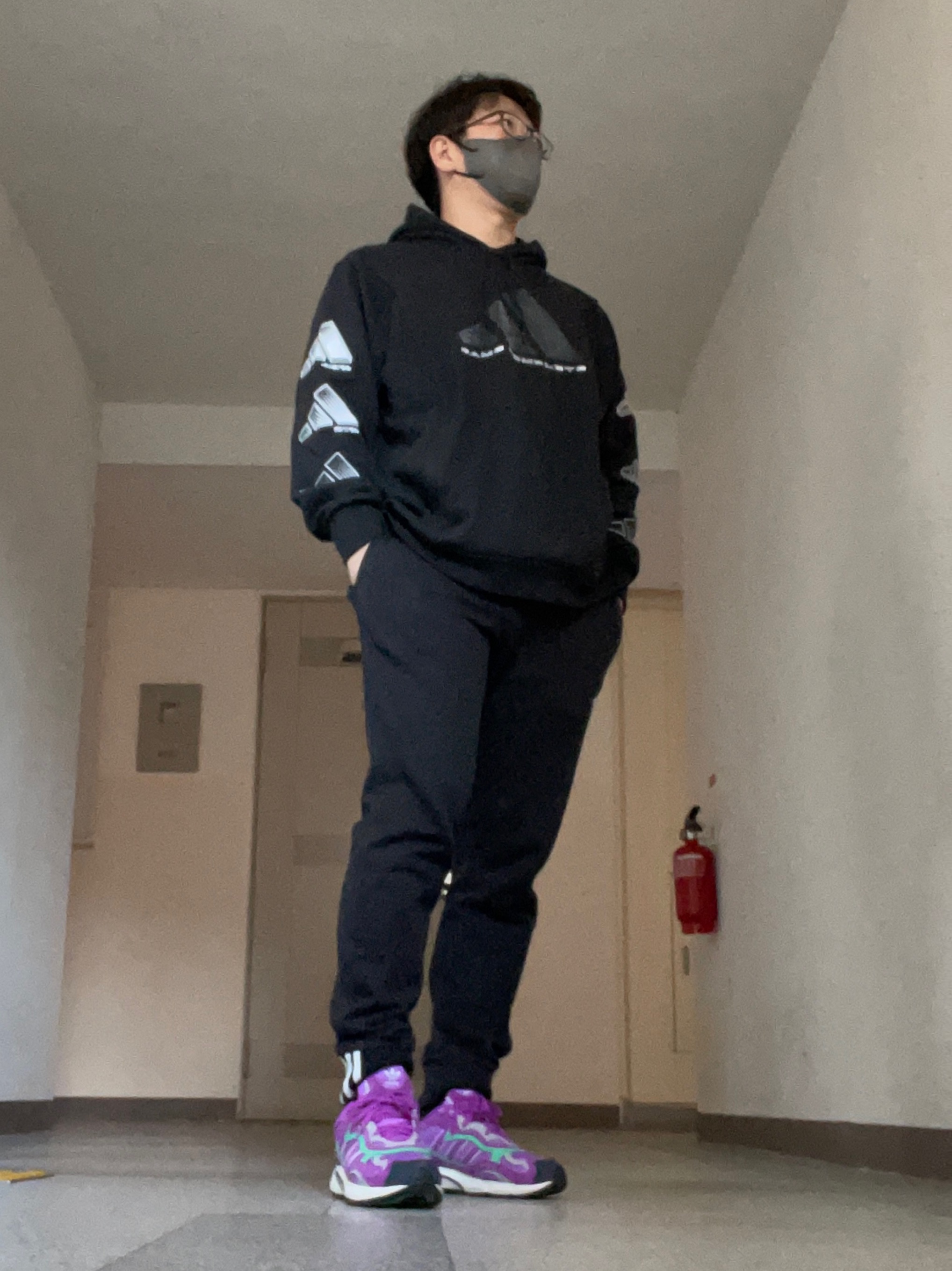 Adidas Temper Run Shock Purple 착용 스타일