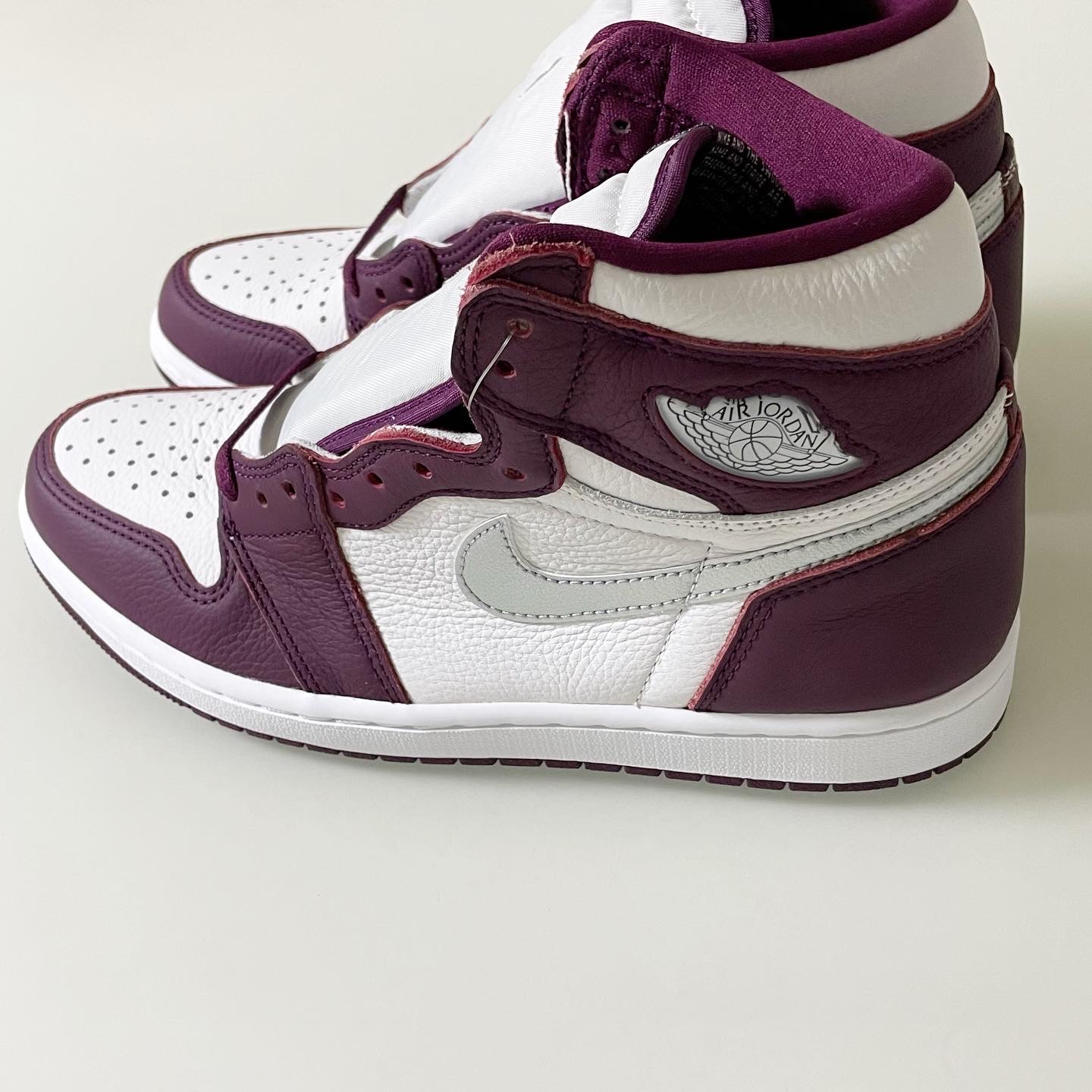 Jordan 1 Retro High OG Bordeaux 착용 스타일 - 1