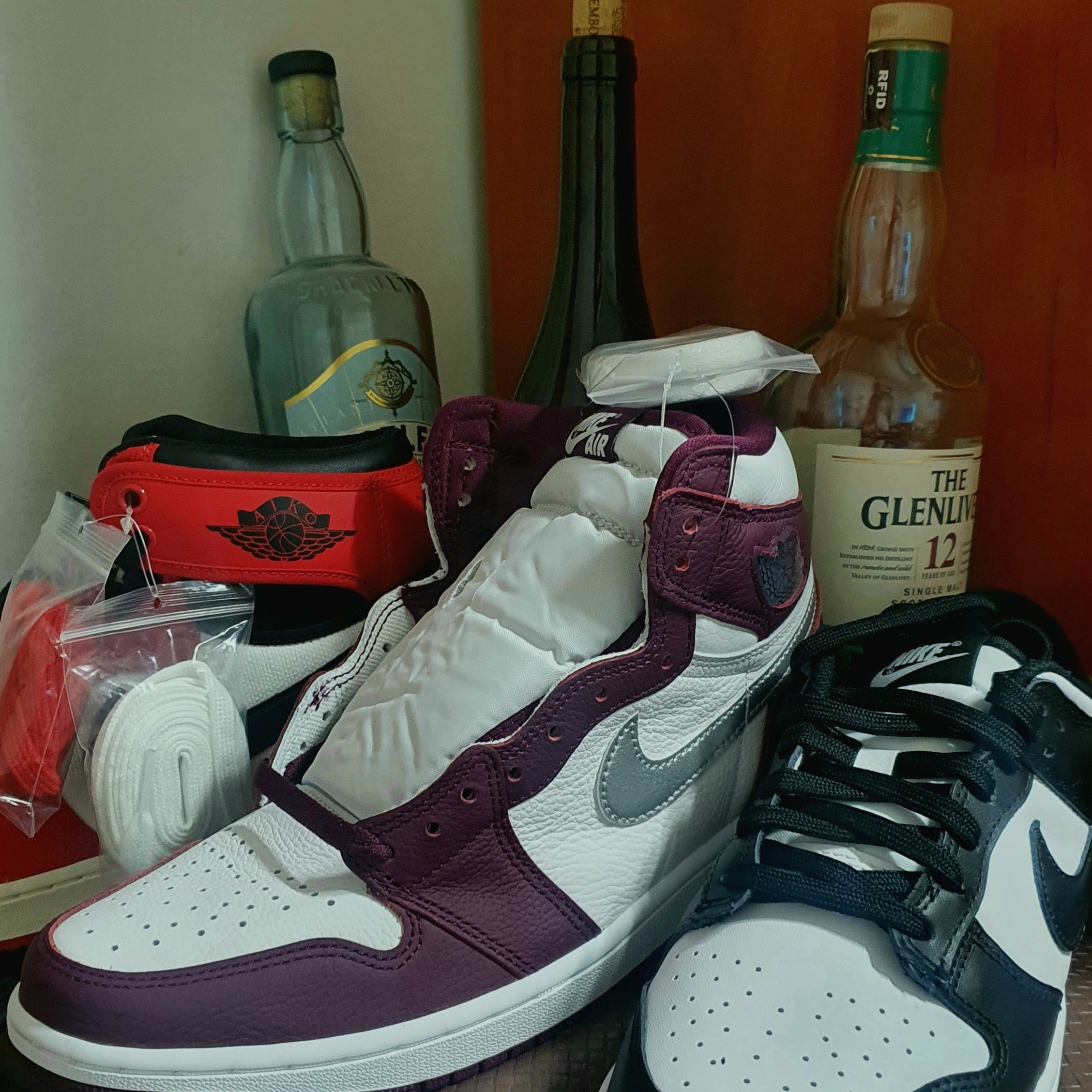 Jordan 1 Retro High OG Bordeaux, Jordan 1 KO Chicago 2021 착용 스타일 - 1
