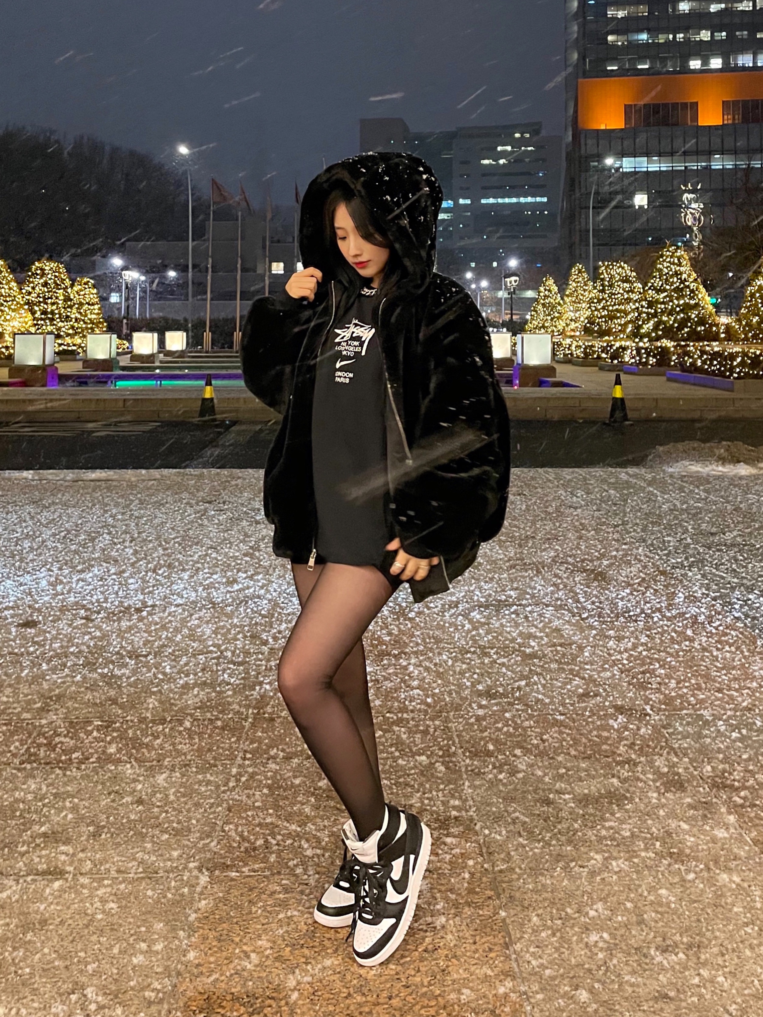 Nike x Ambush Dunk High Black, Nike x Stussy WT T-Shirt Black - Asia 착용 스타일