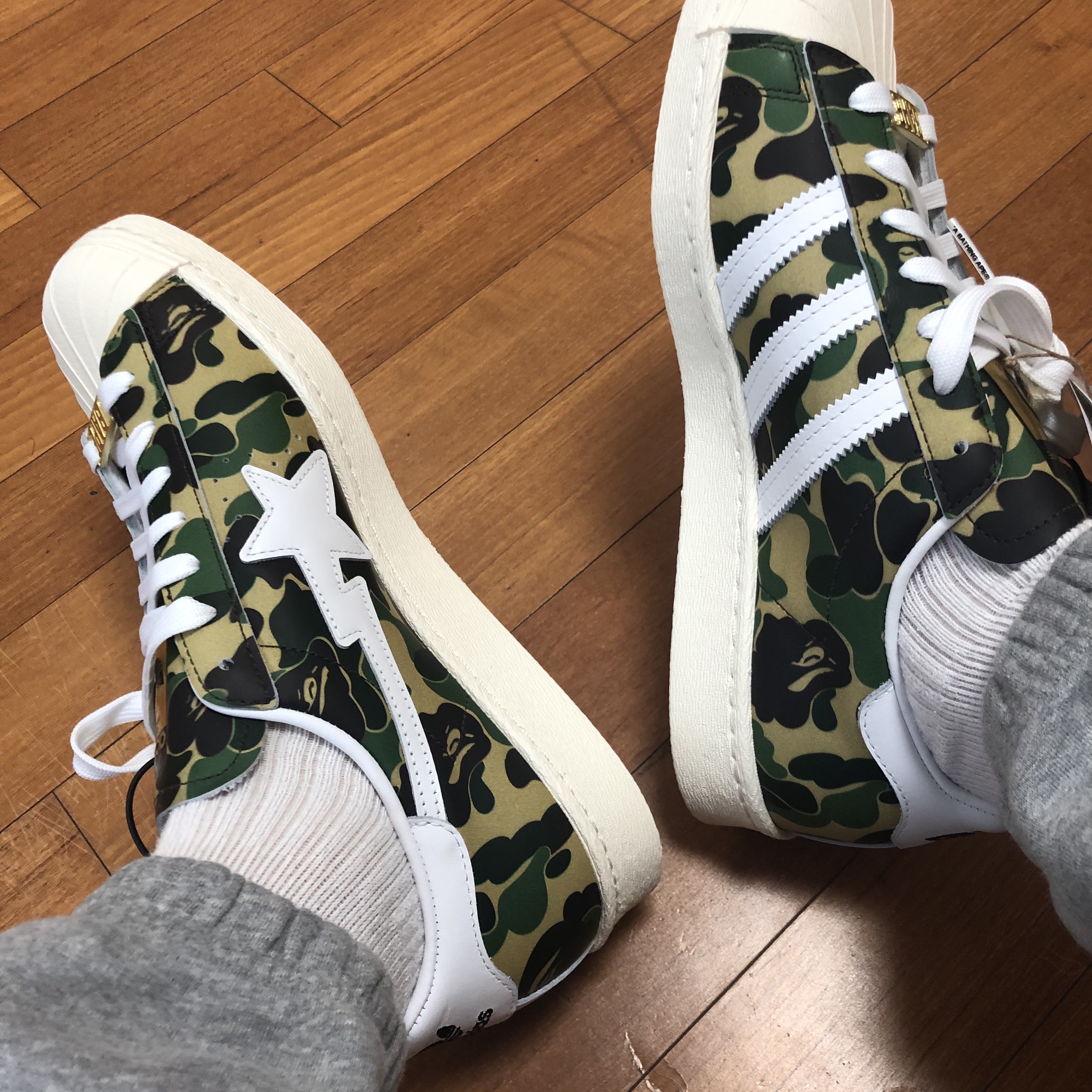 Adidas x BAPE Superstar 80s Green Camo 착용 스타일 - 1