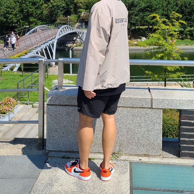 Jordan 1 Low OG Starfish 착용 스타일