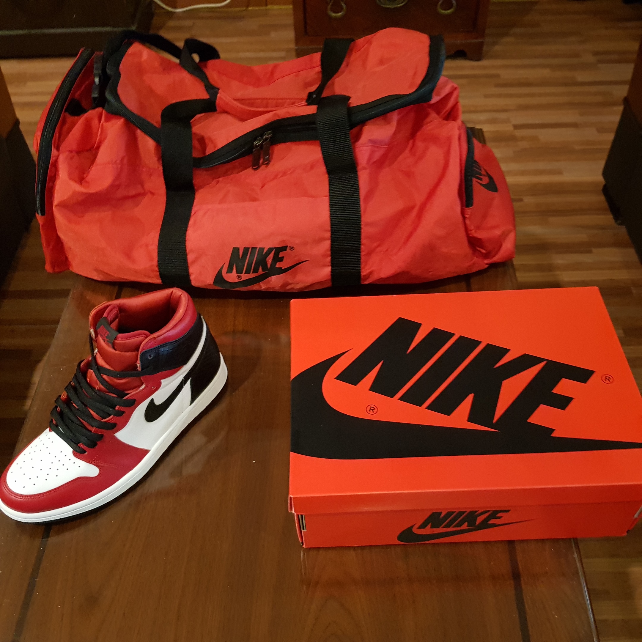 (W) Jordan 1 Retro High Satin Red 착용 스타일 - 3