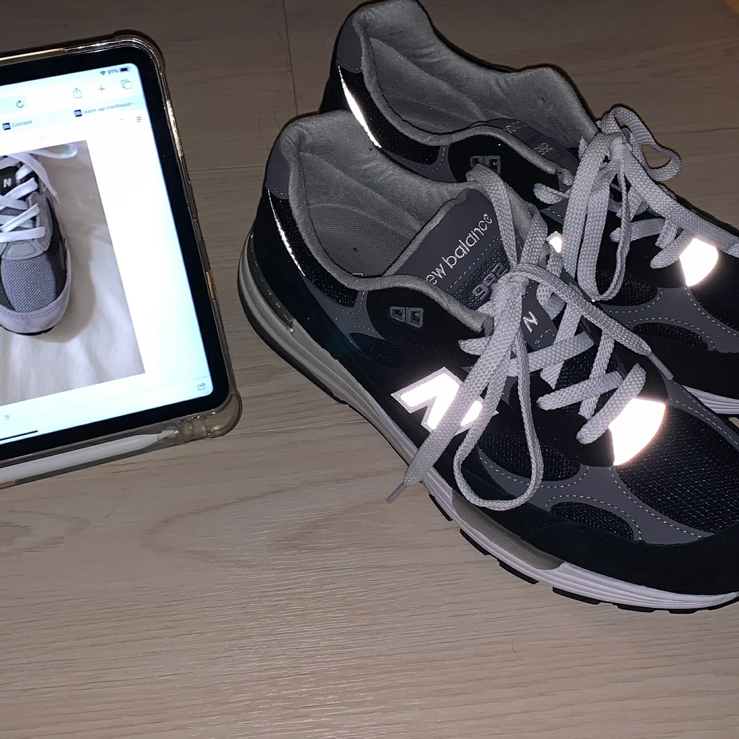 New Balance 992 Made in USA Black Grey 착용 스타일 - 2