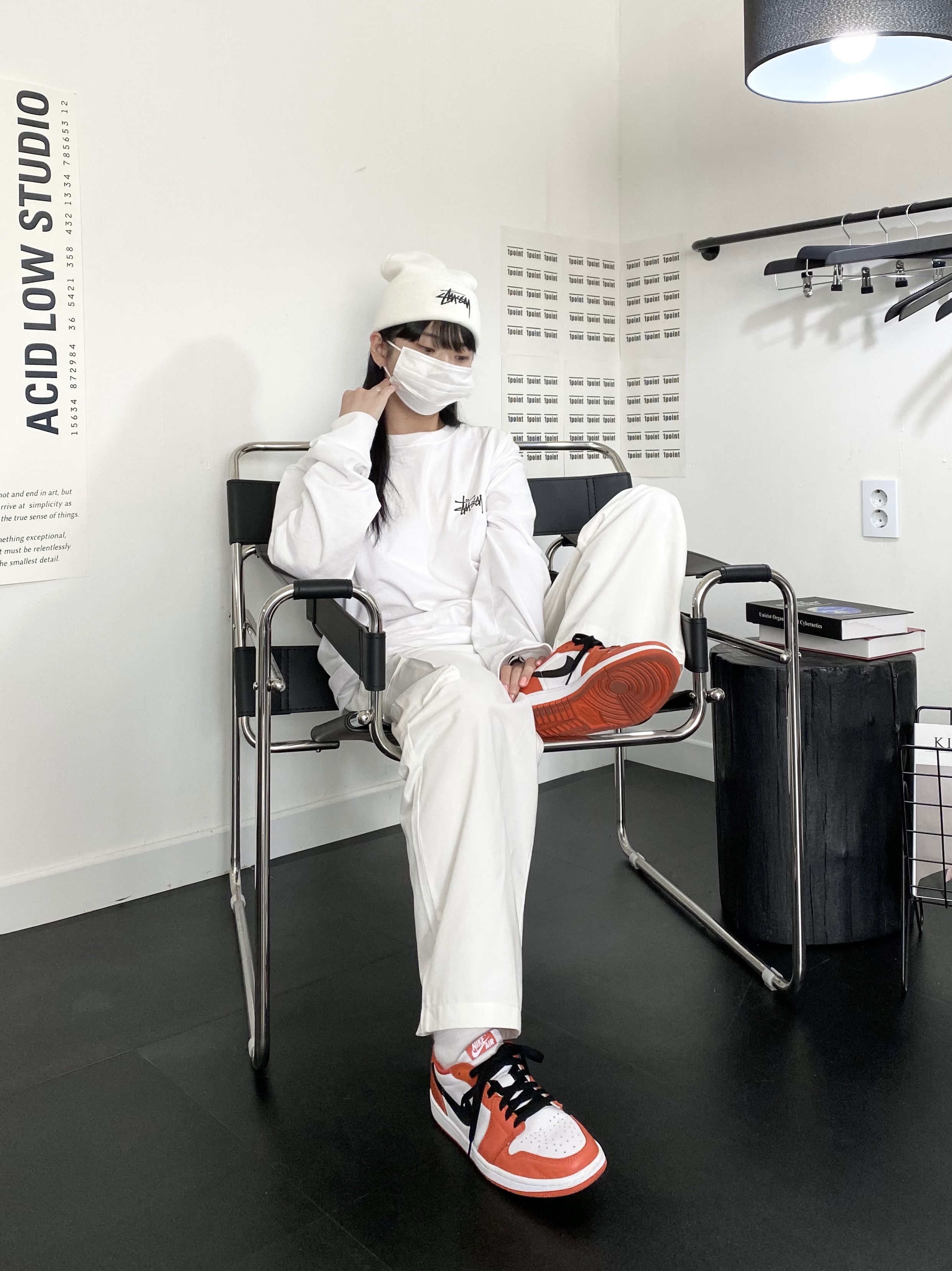 Nike x Stussy Cuff Beanie White, Stussy Basic Stussy LS T-Shirt White 2021 착용 스타일