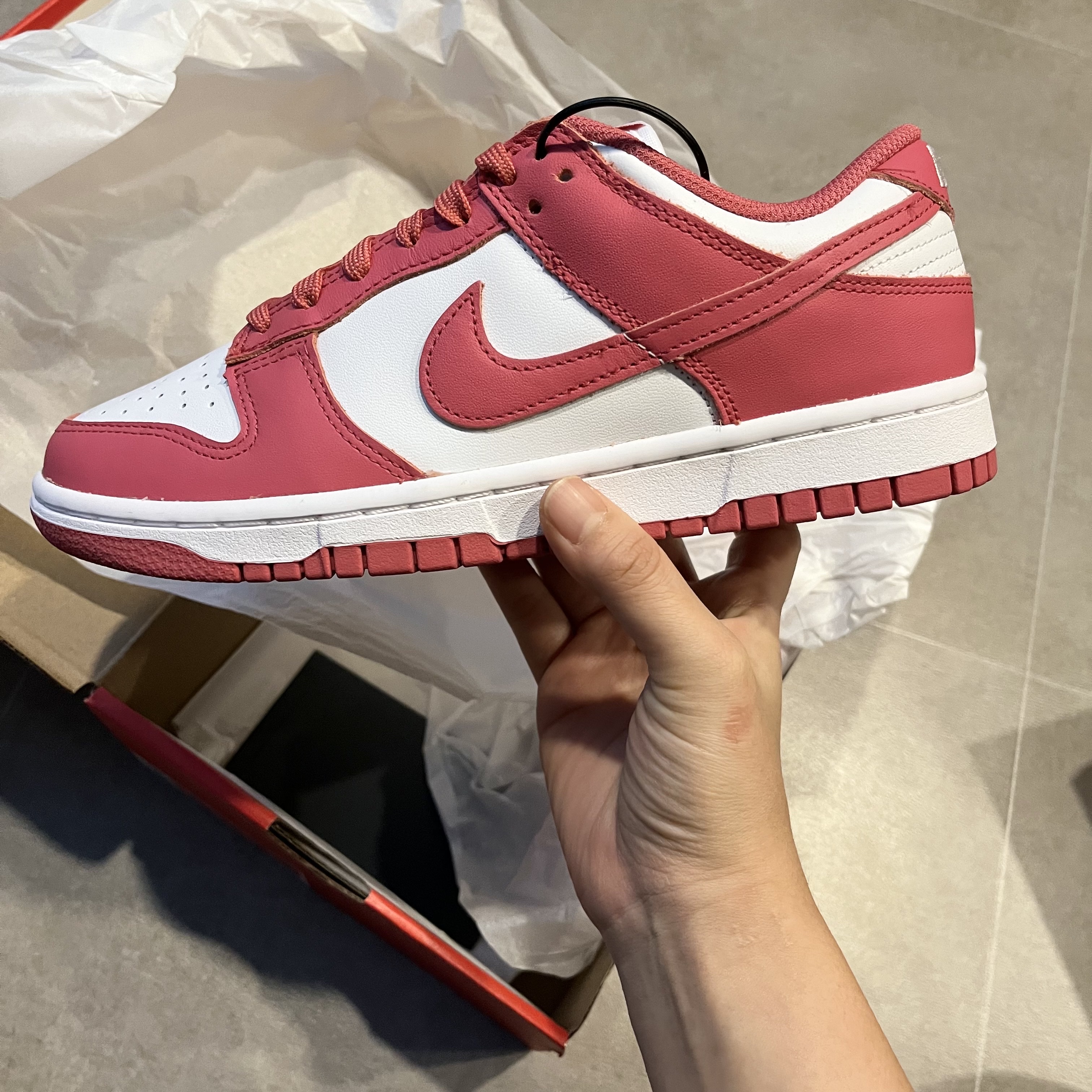 (W) Nike Dunk Low Archeo Pink 착용 스타일