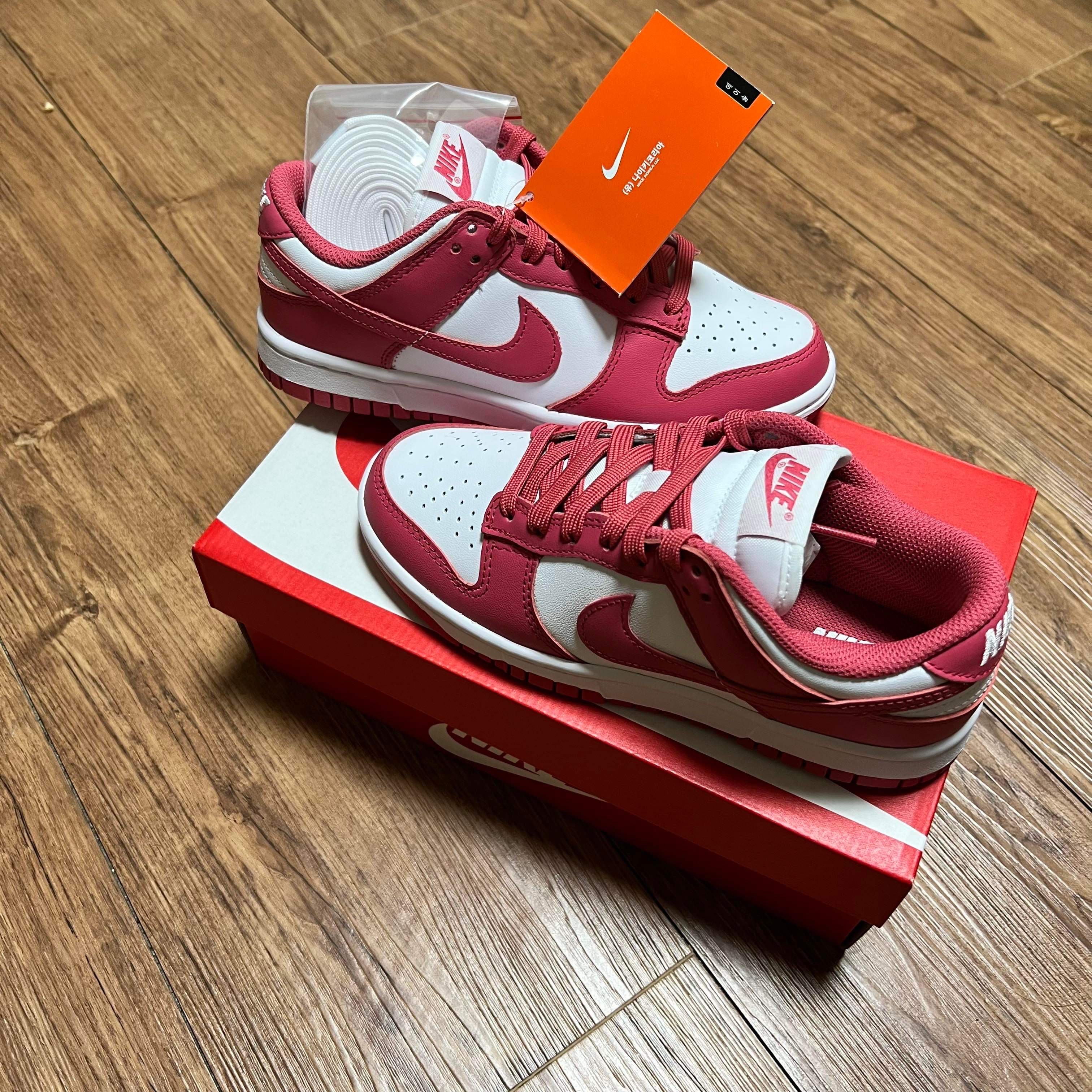 (W) Nike Dunk Low Archeo Pink 착용 스타일 - 1