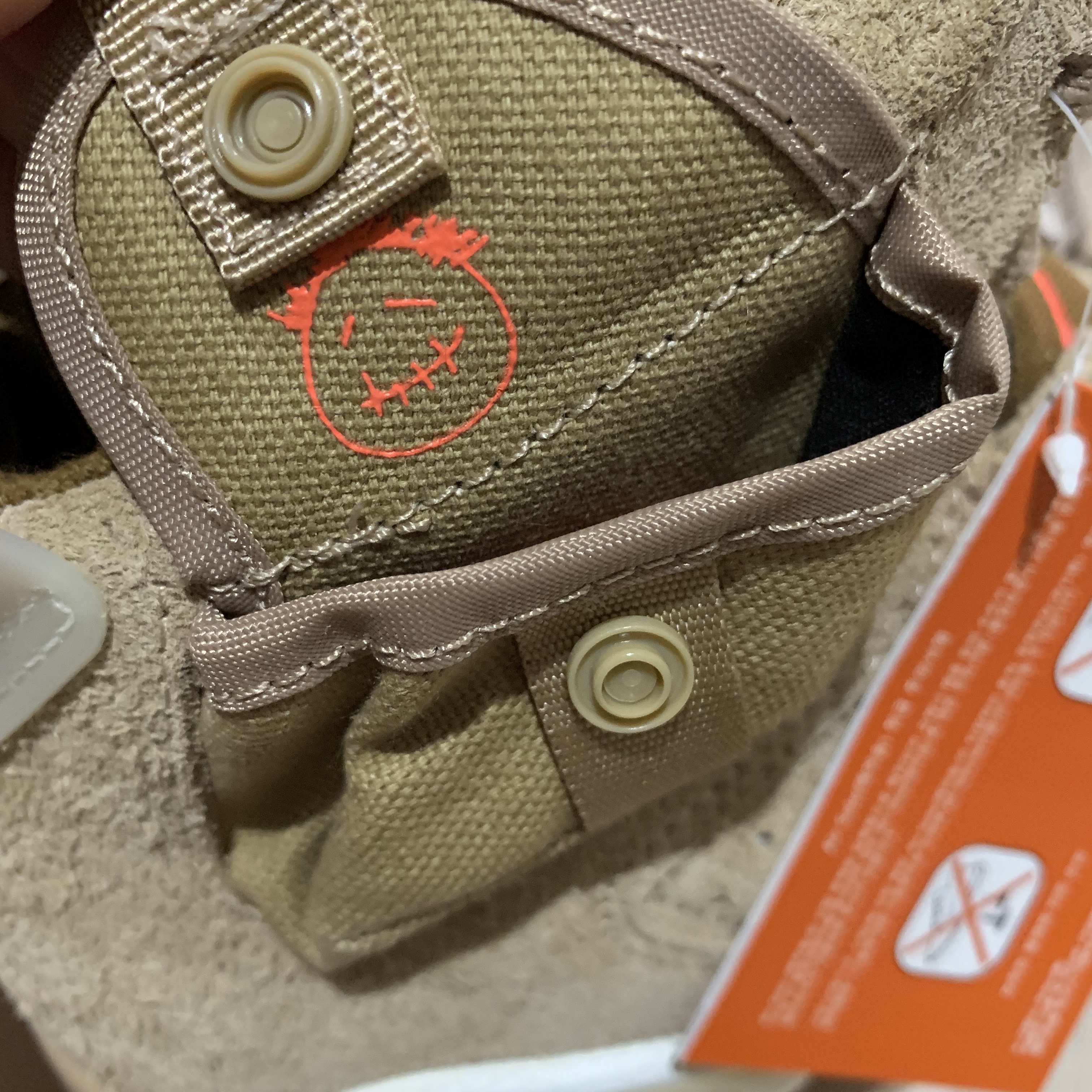 Jordan 6 x Travis Scott Retro SP British Khaki 착용 스타일 - 4