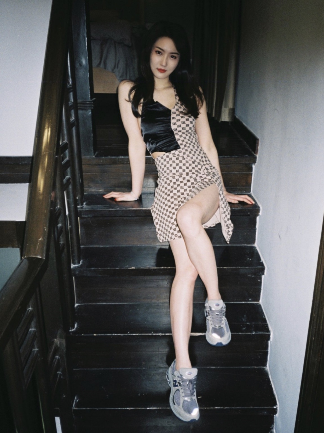 New Balance 2002R Gray 착용 스타일 - 4