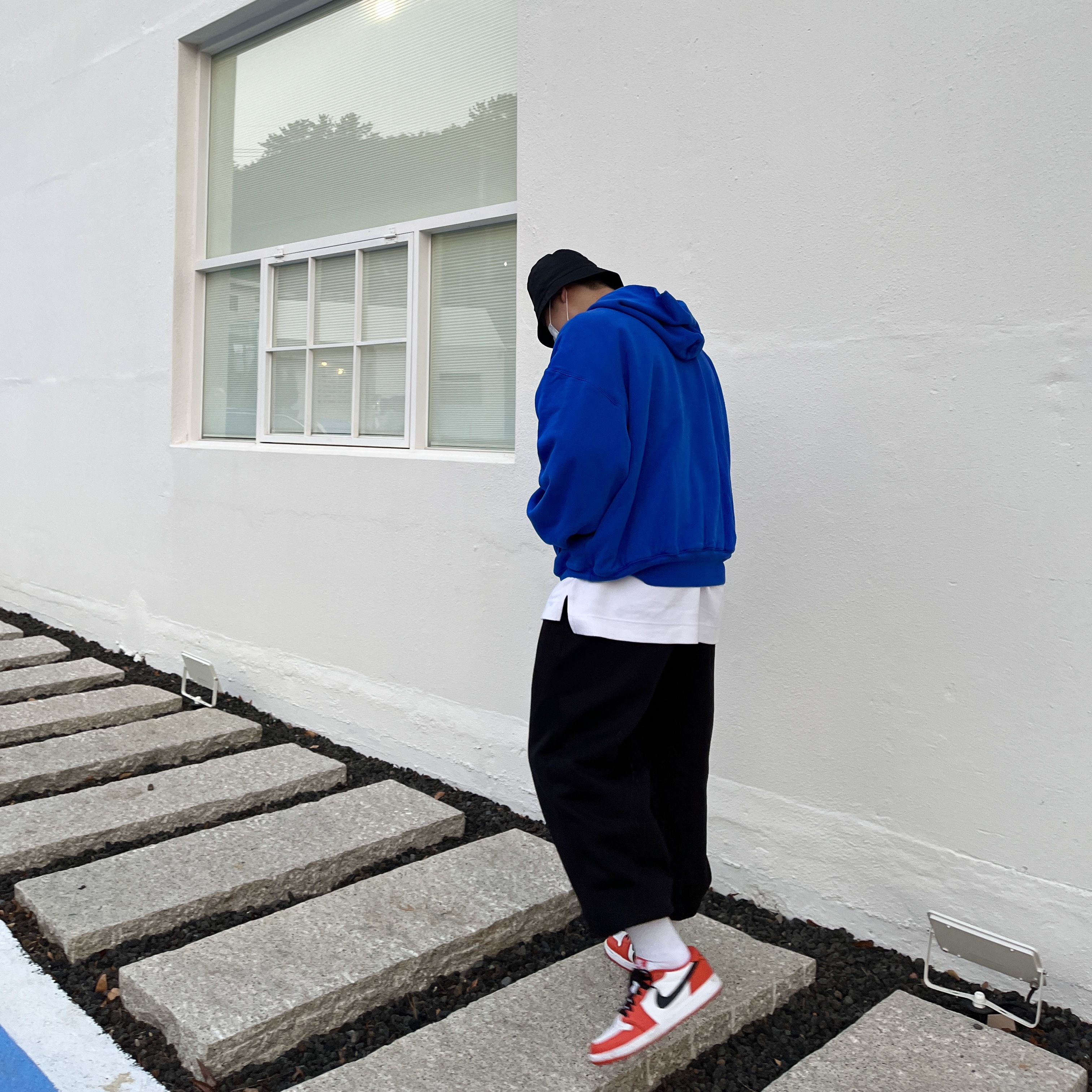 Yeezy Gap Hoodie Blue, Jordan 1 Low OG Starfish 착용 스타일 - 3