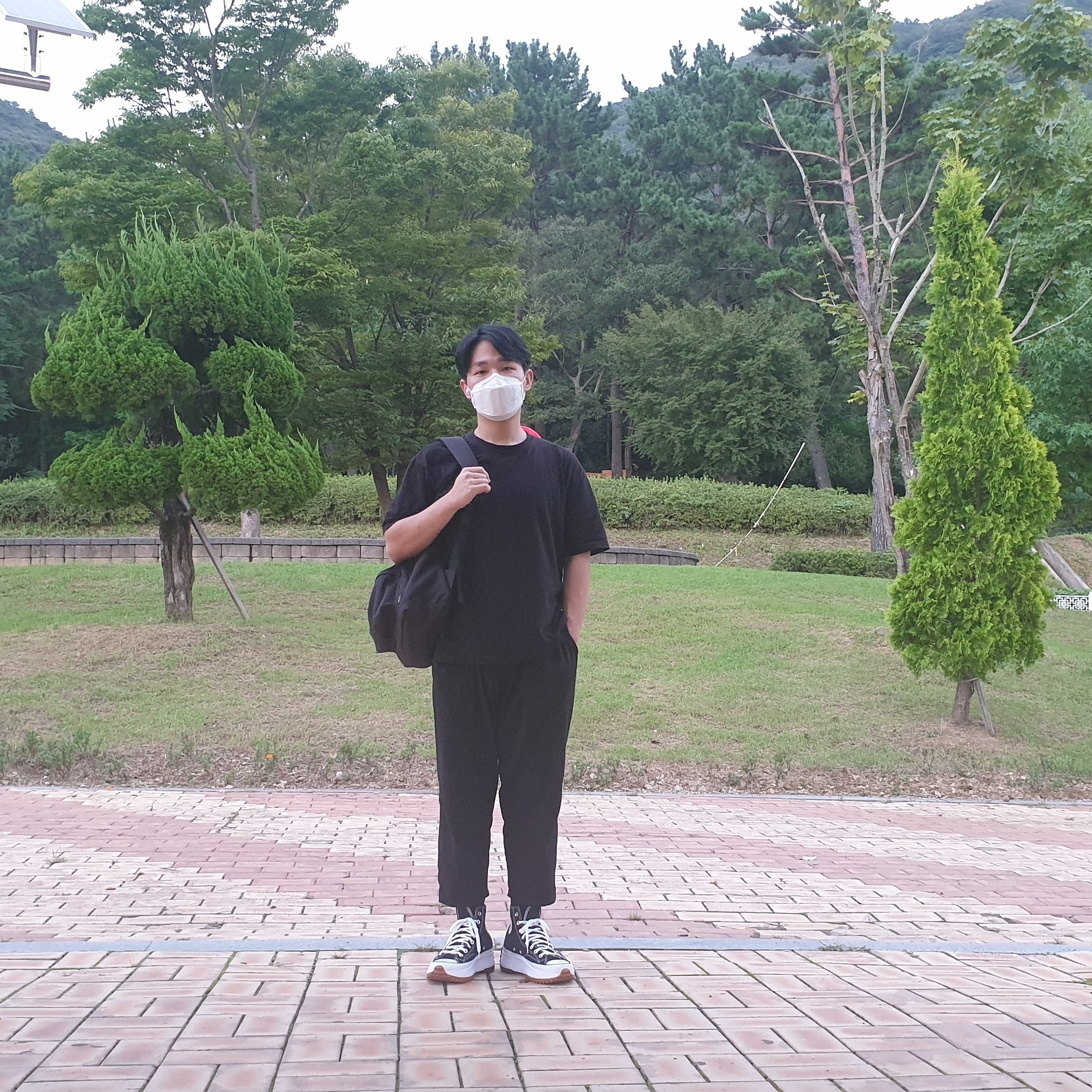 Converse Run Star Hike Hi Black White Gum 착용 스타일
