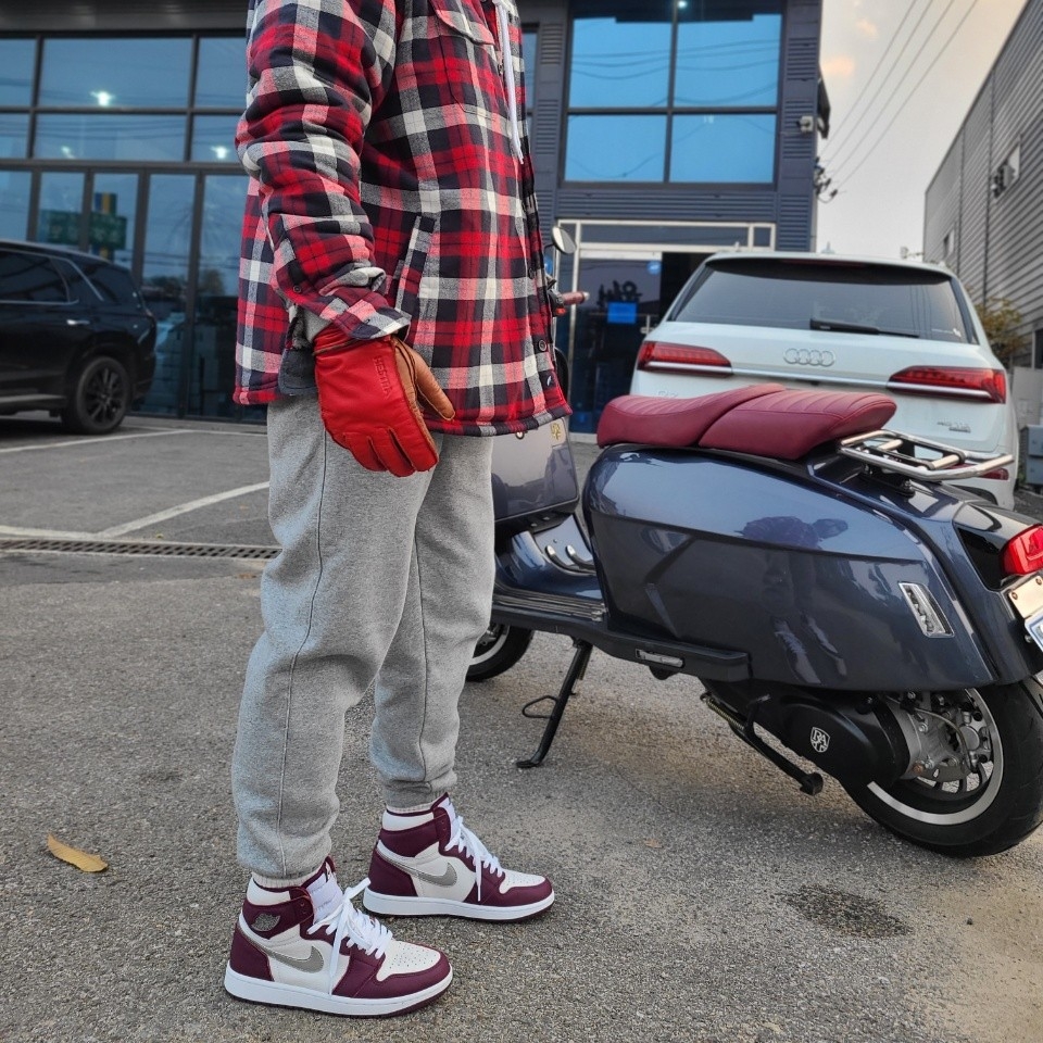 Jordan 1 Retro High OG Bordeaux, (GS) Jordan 1 Retro High OG Bordeaux 착용 스타일 - 3