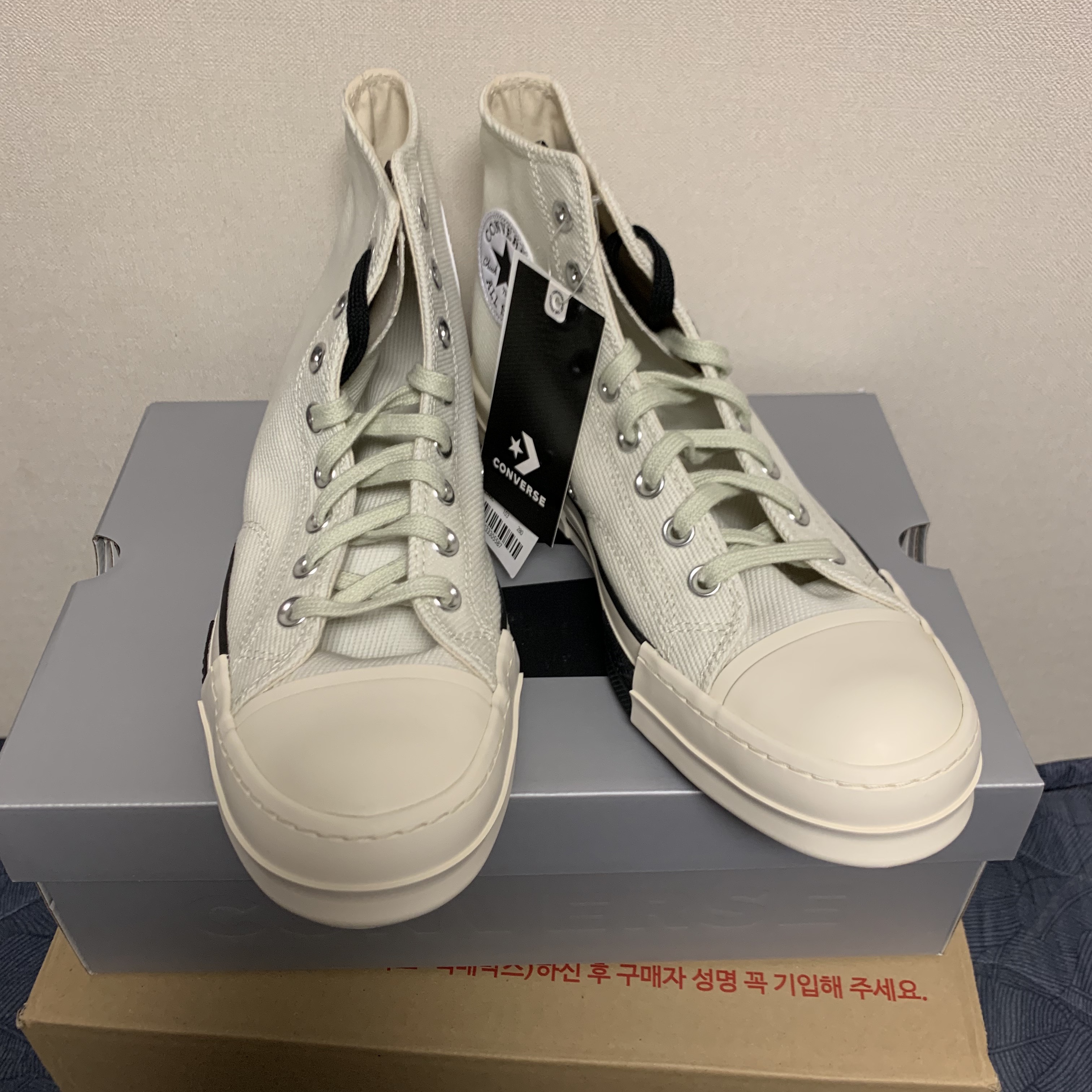 Converse x Drkshdw Drkstr Chuck 70 High Lily White 착용 스타일 - 3
