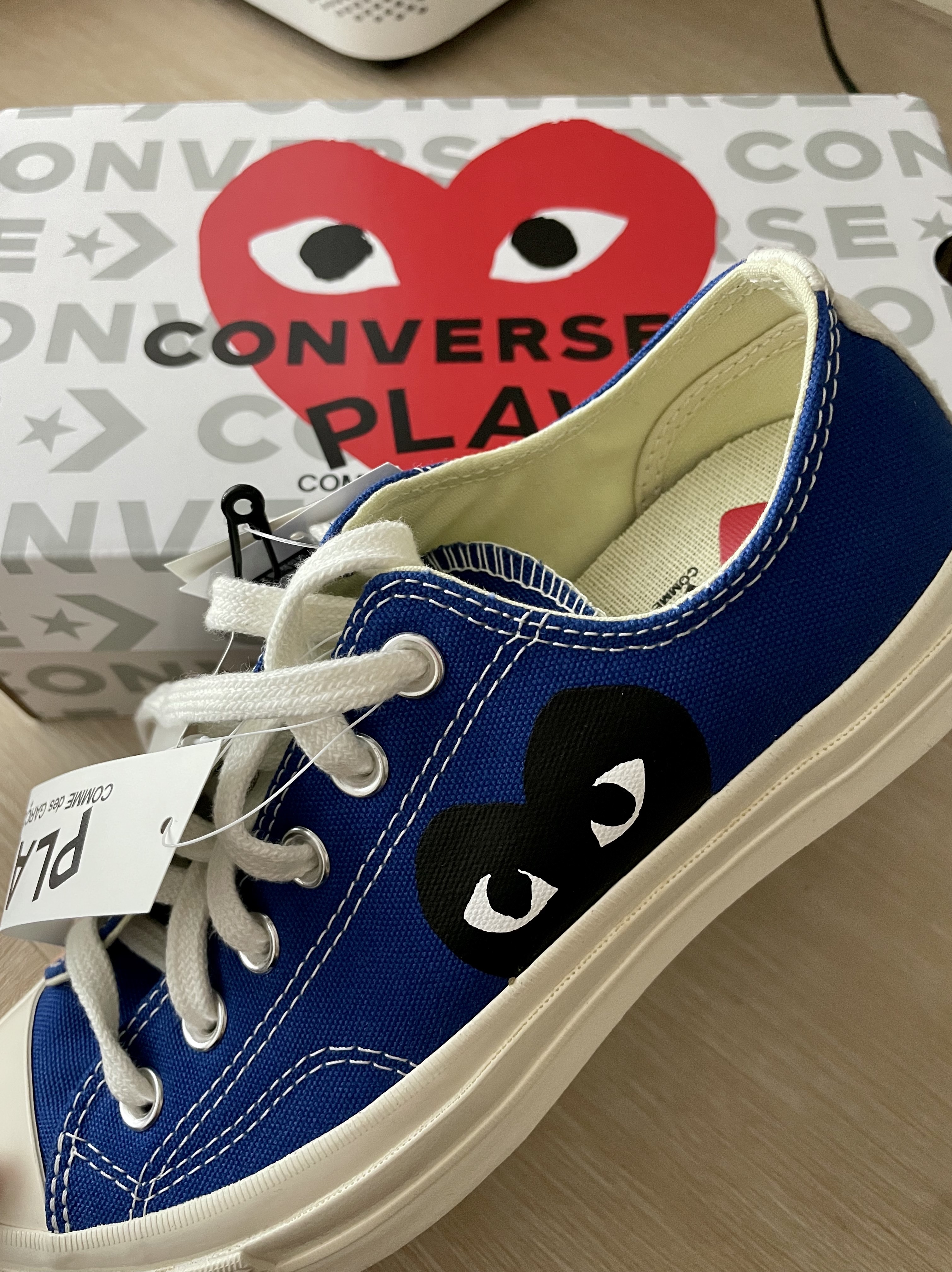 Converse x Play Comme des Garcons Chuck 70 Hi Blue Quartz 착용 스타일