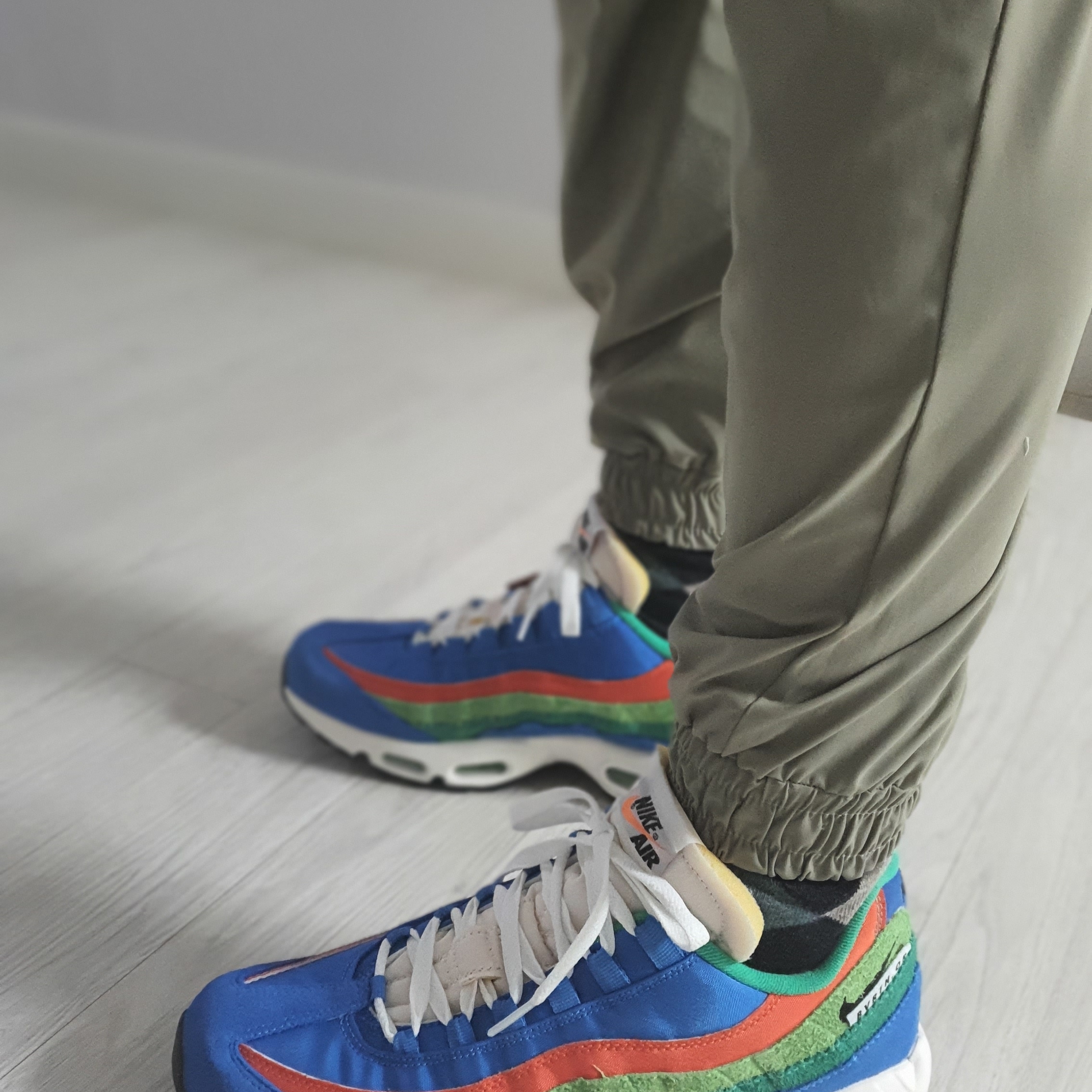Nike Air Max 95 SE Running Club Light Photo Blue 착용 스타일 - 3