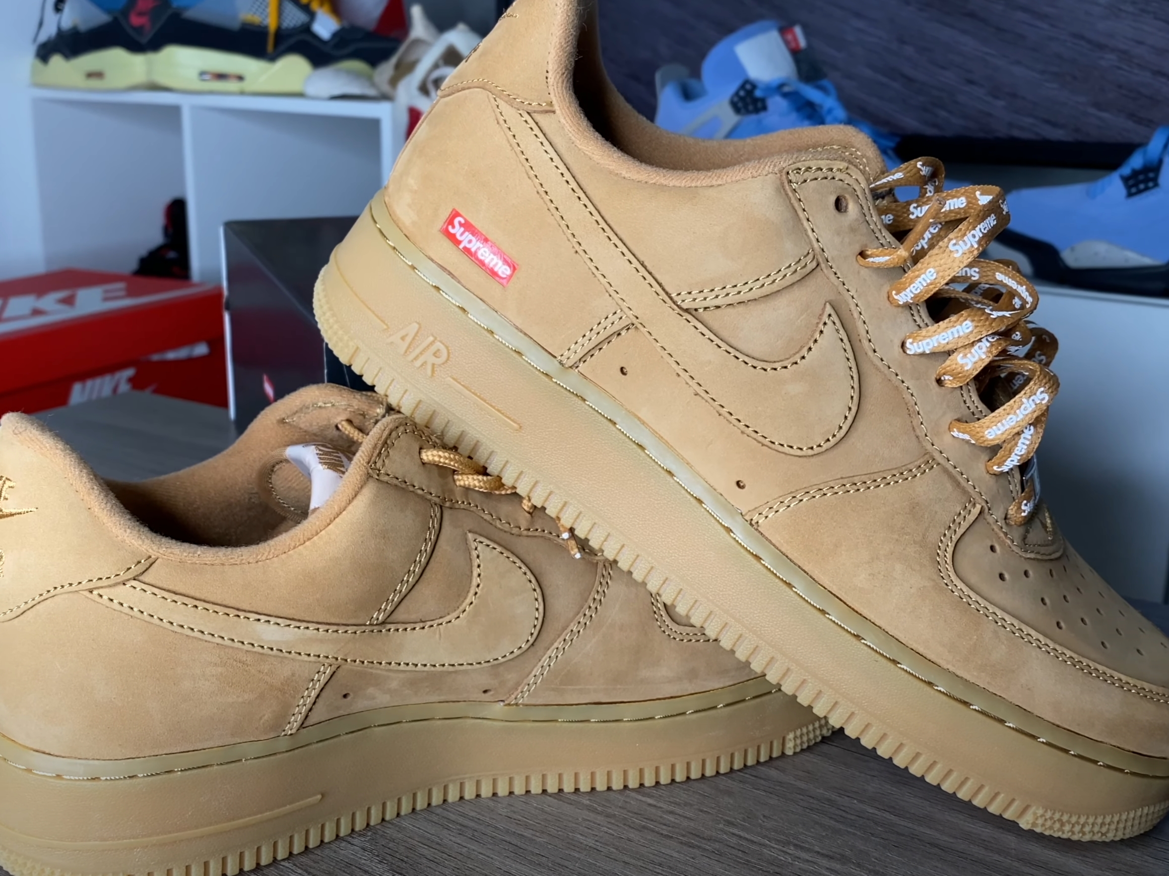 Nike x Supreme Air Force 1 Low Flax 착용 스타일