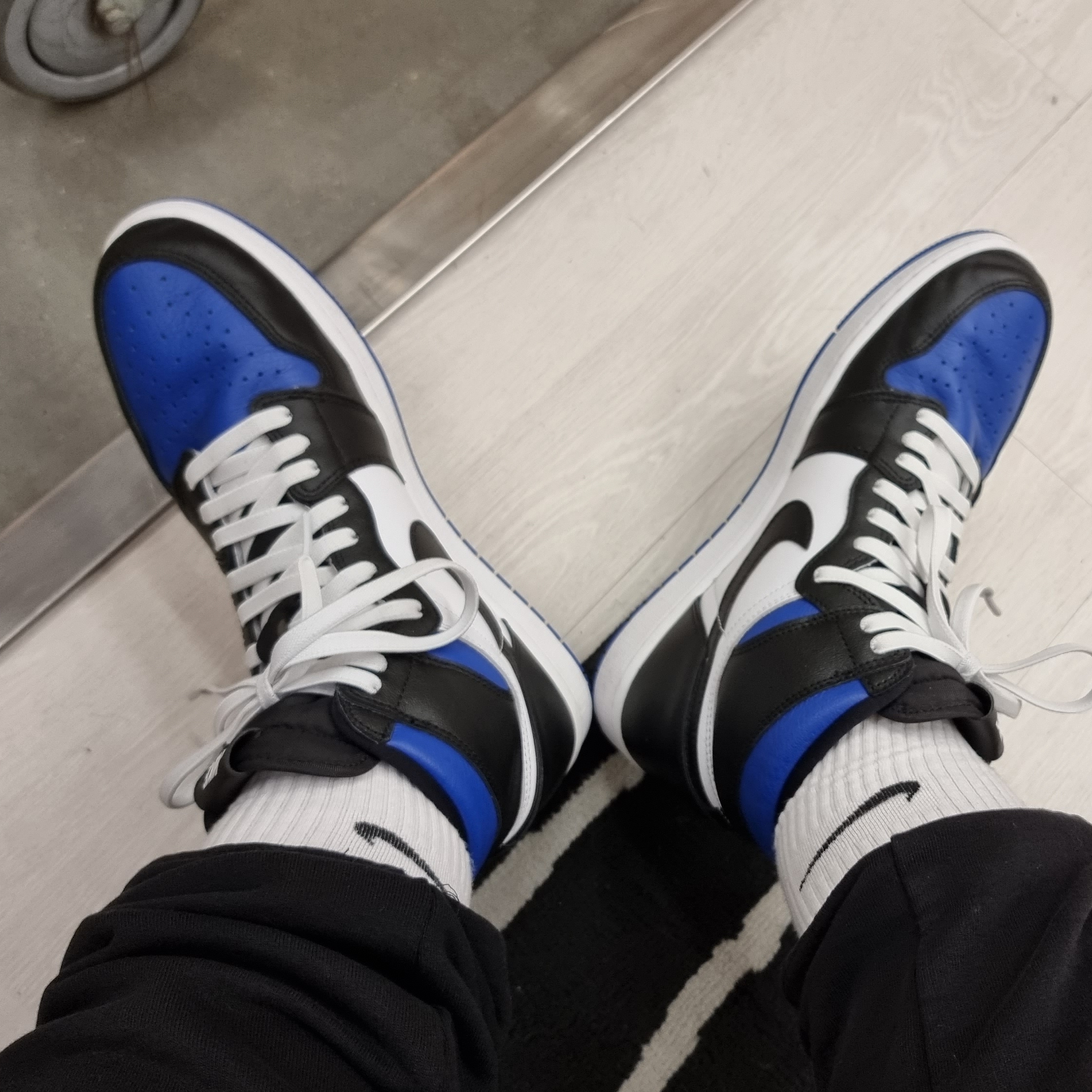 Jordan 1 Retro High OG Royal Toe 착용 스타일