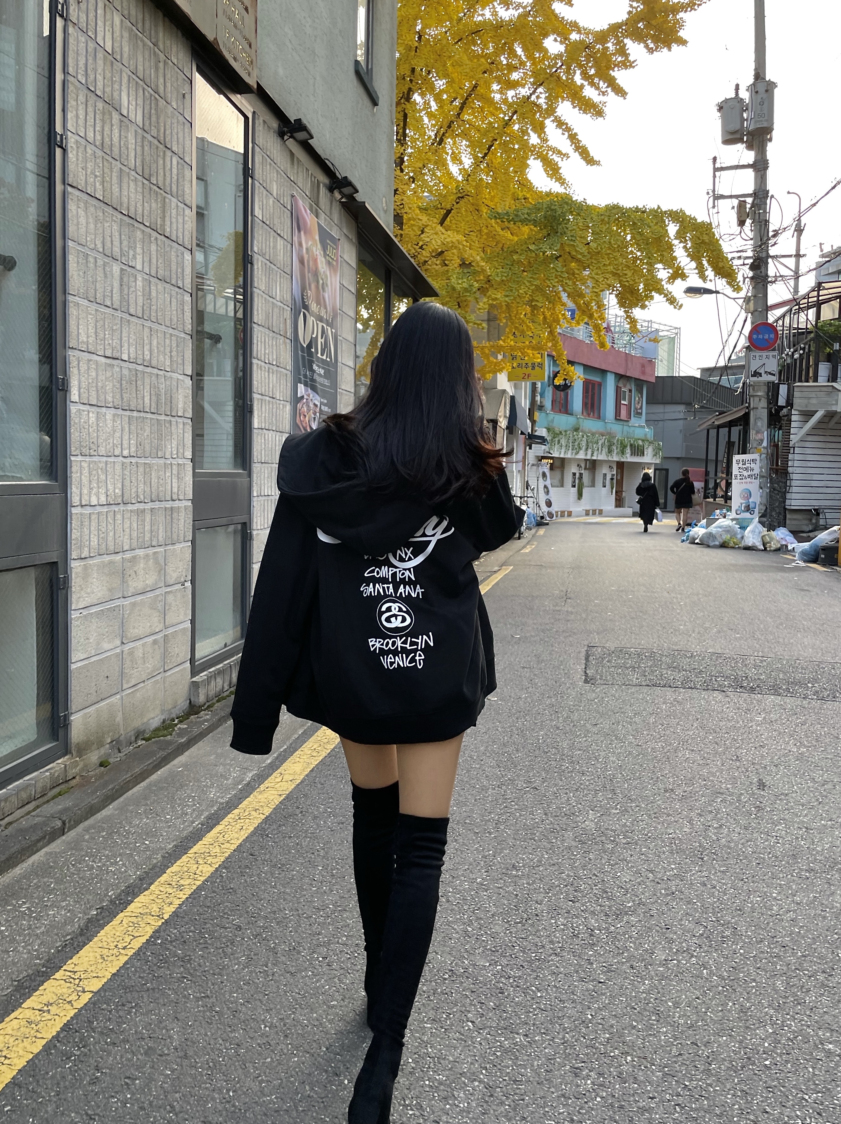 Stussy World Tour Zip Hoodie Black 2021 착용 스타일 - 2