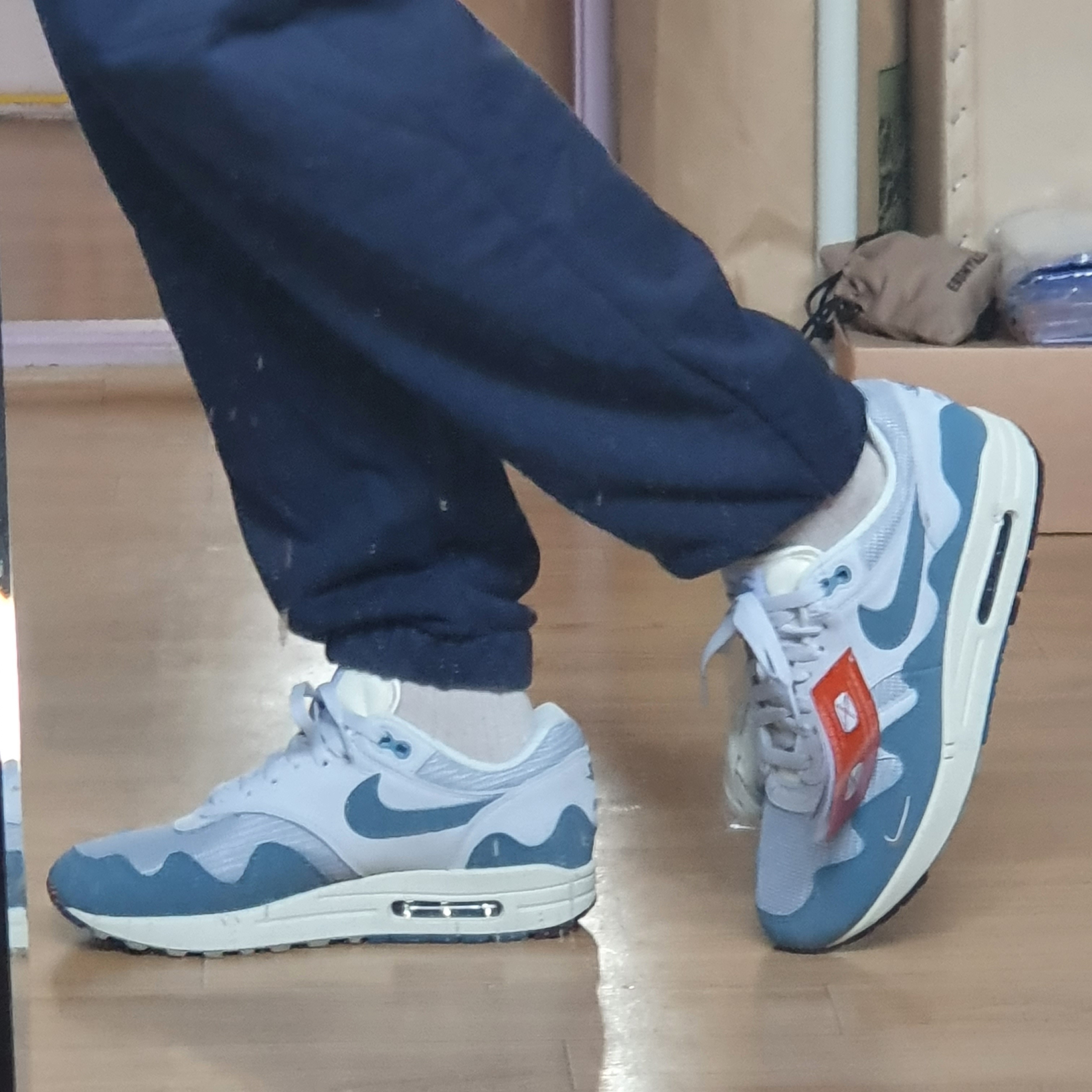 Nike x Patta Air Max 1 Noise Aqua 착용 스타일 - 2