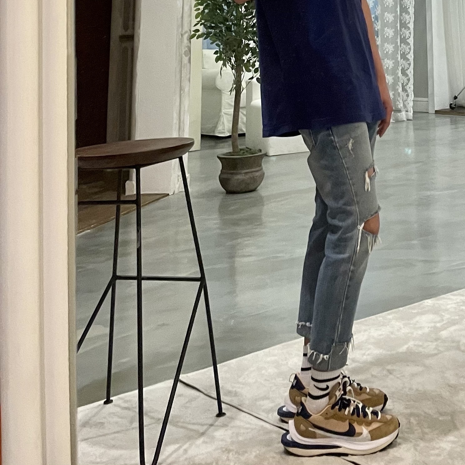 Nike x Sacai VaporWaffle Sesame and Blue Void 착용 스타일