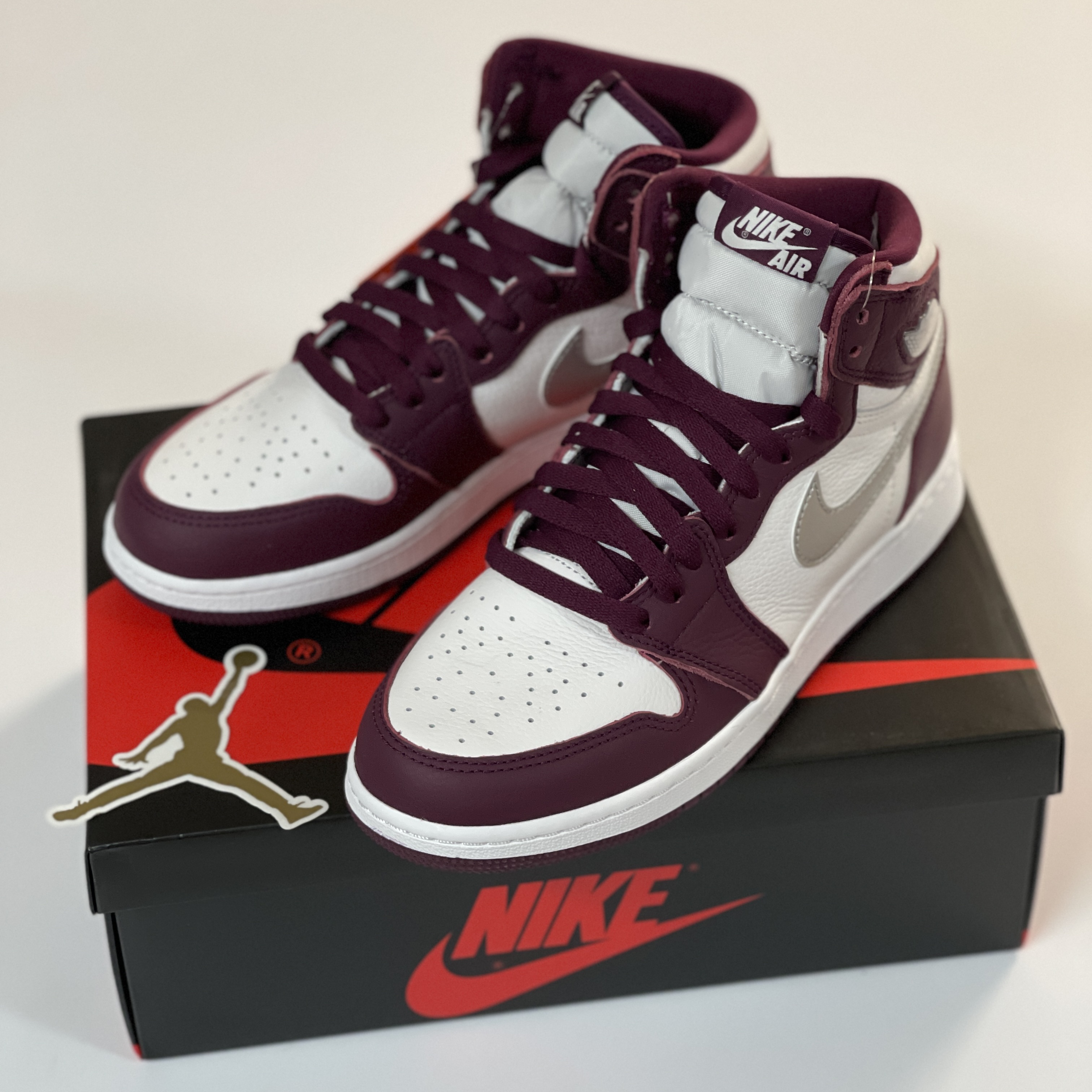 (GS) Jordan 1 Retro High OG Bordeaux 착용 스타일 - 2