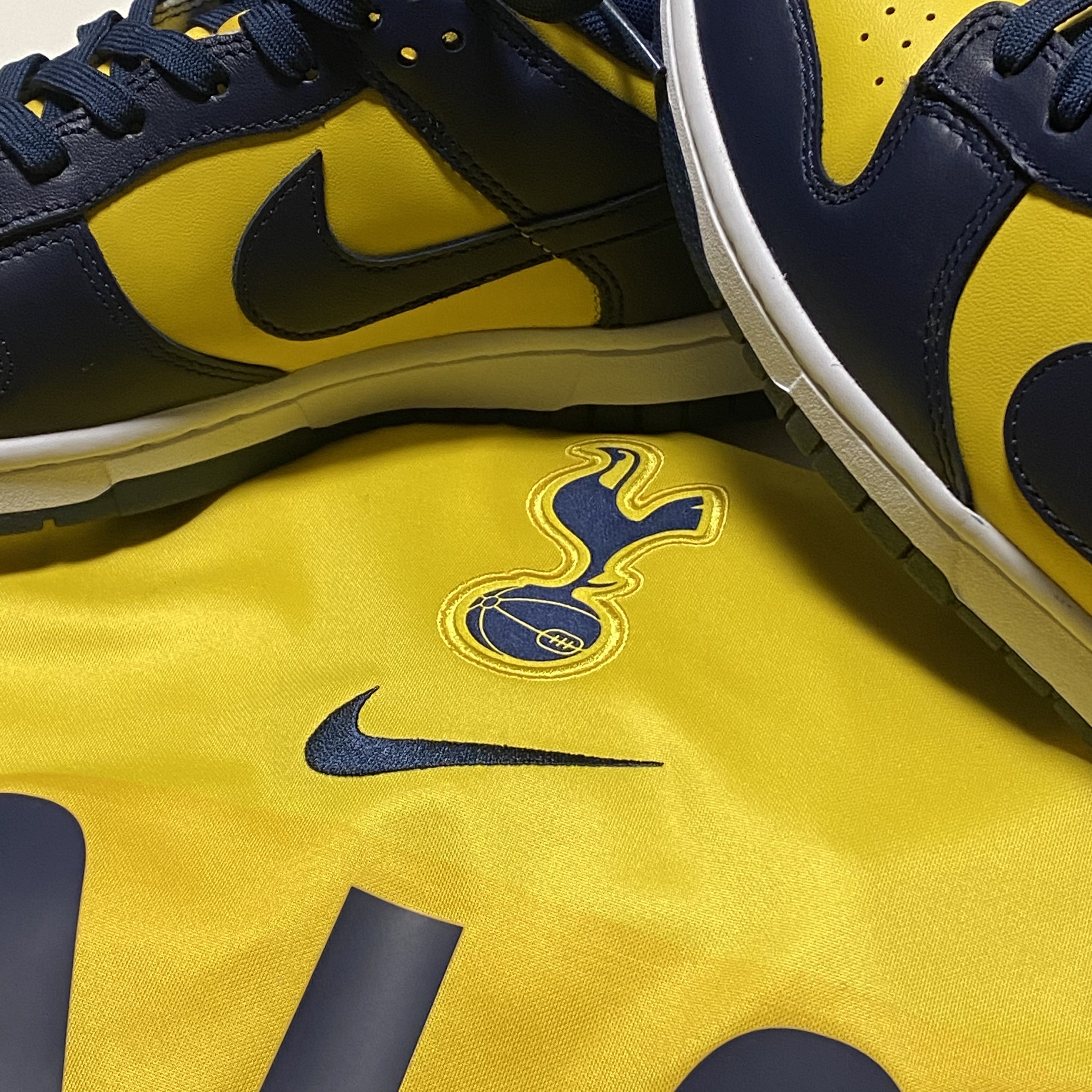 Nike Dunk Low Retro Varsity Maize 착용 스타일