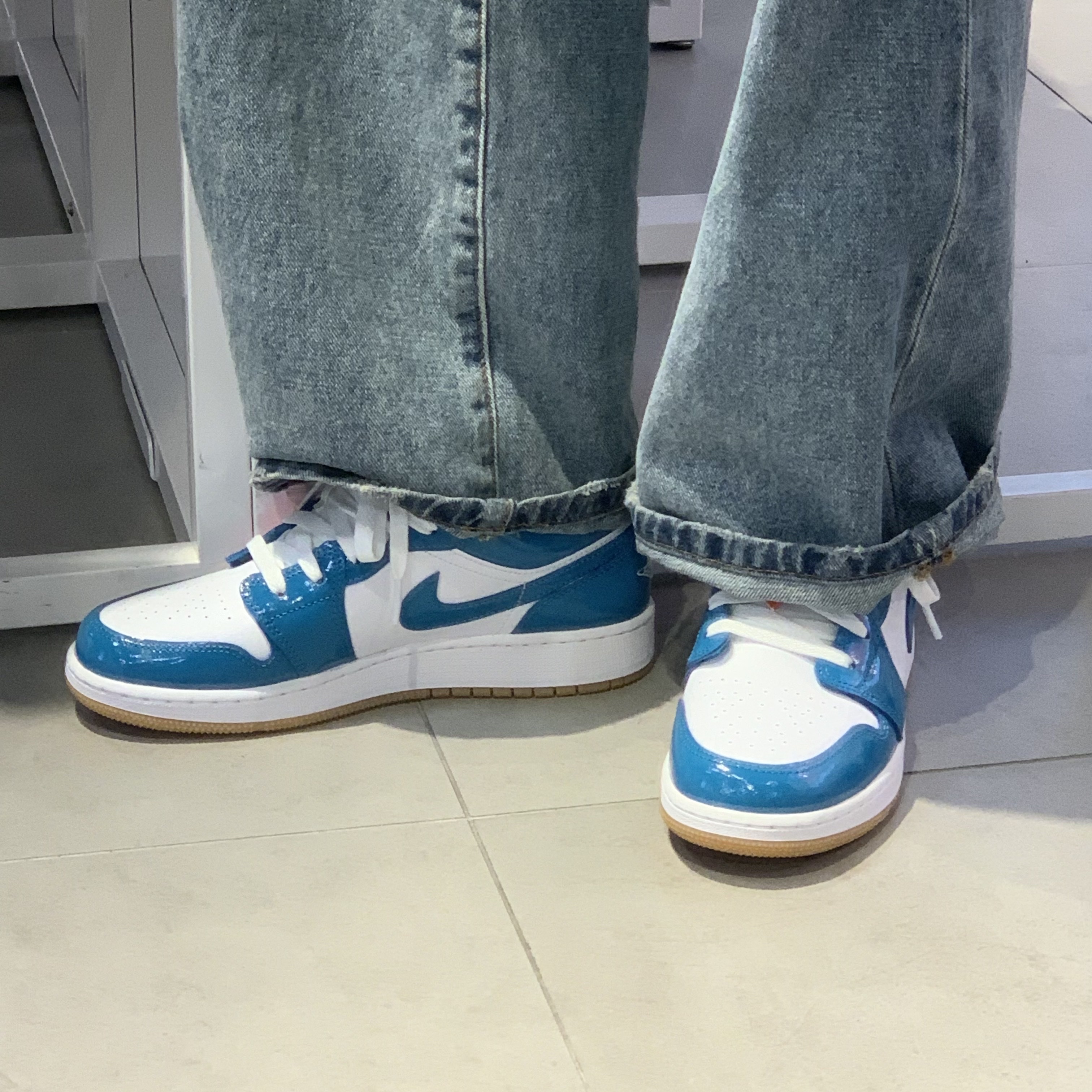 (GS) Jordan 1 Low SE Barcelona 착용 스타일 - 1