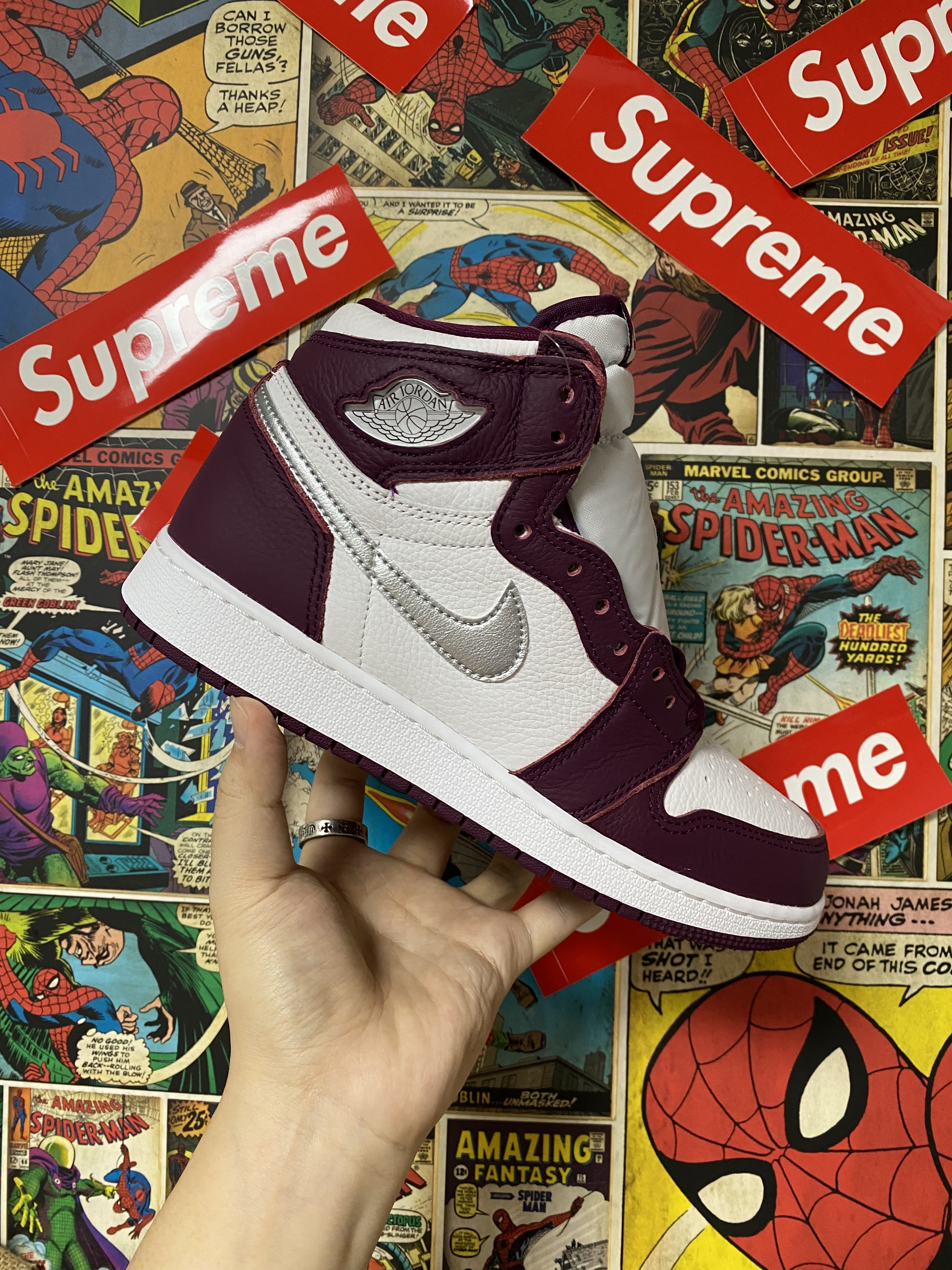 (GS) Jordan 1 Retro High OG Bordeaux 착용 스타일 - 1
