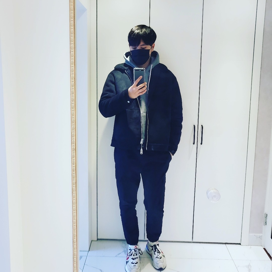 Nike x Sacai VaporWaffle Royal Fuchsia 착용 스타일