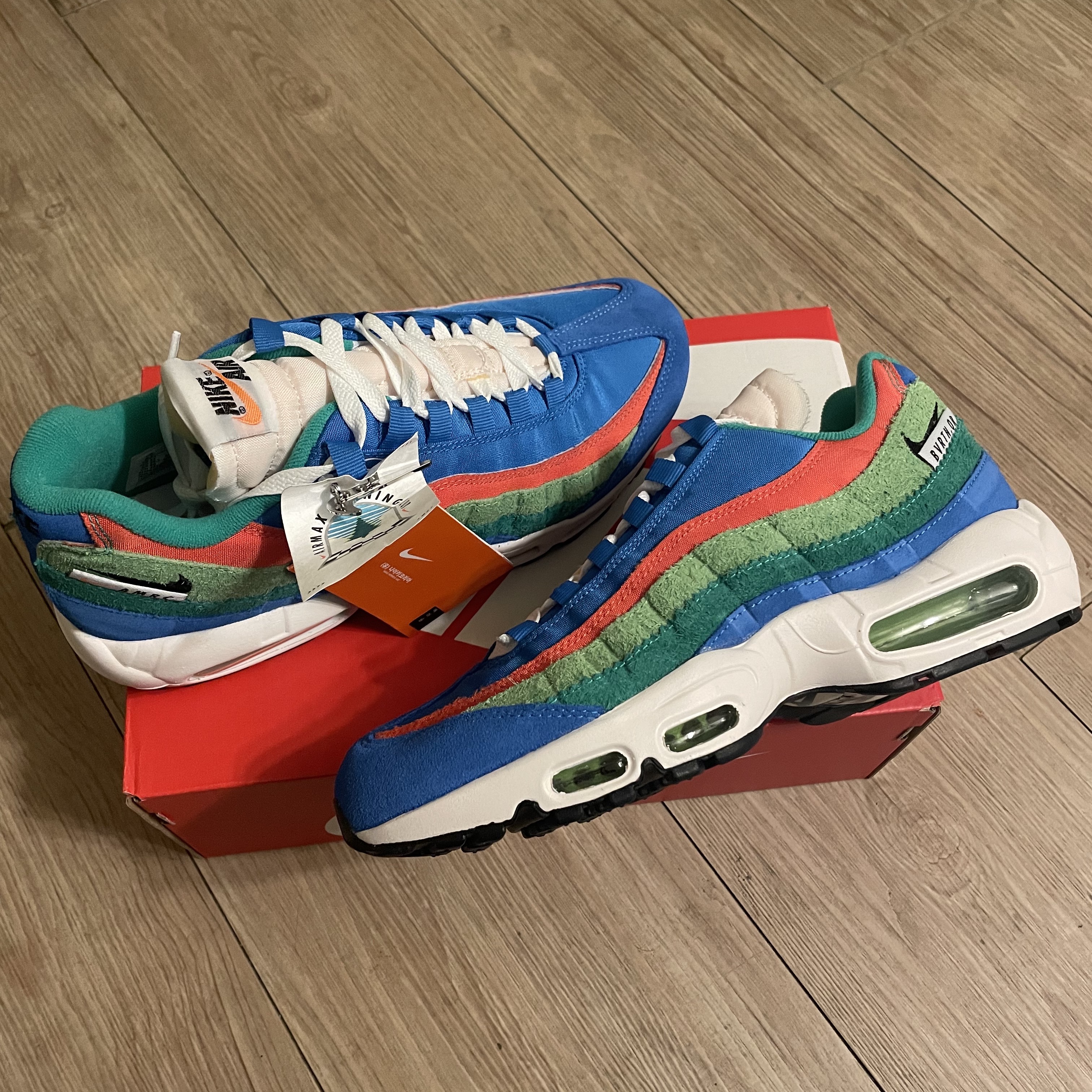 Nike Air Max 95 SE Running Club Light Photo Blue 착용 스타일 - 2